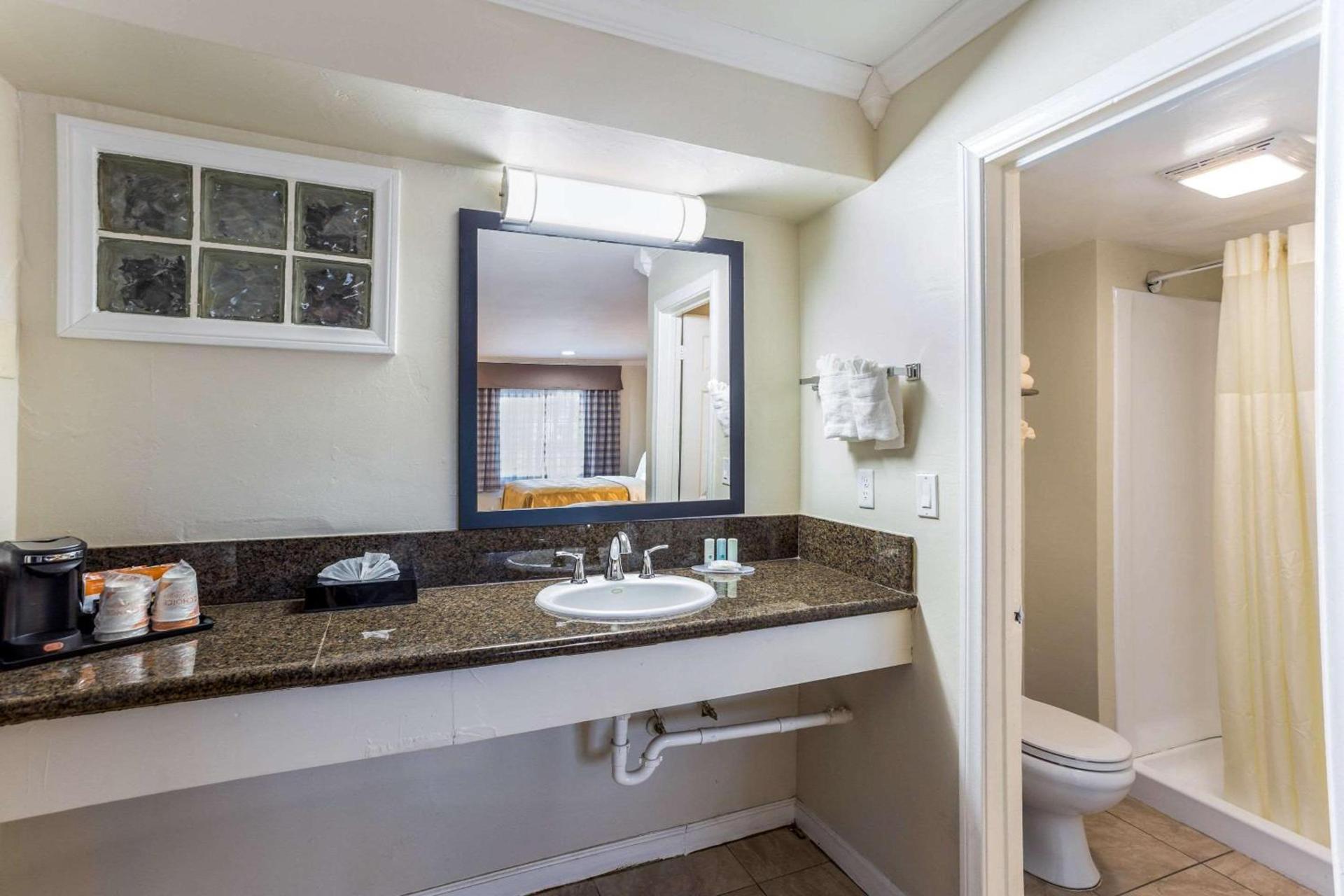 Quality Inn Escondido San Diego North County photo 33