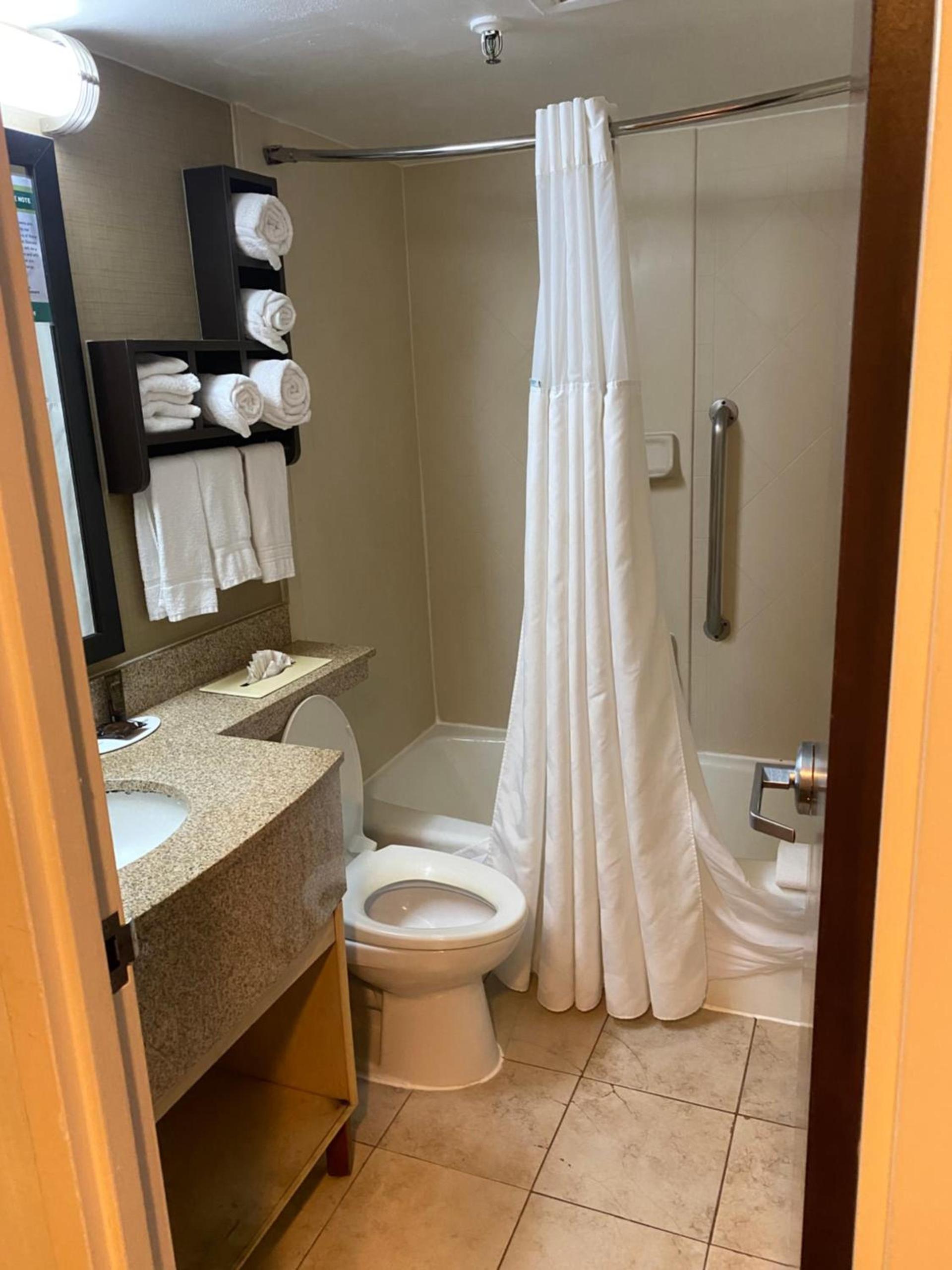 Wingate by Wyndham Springfield photo 18