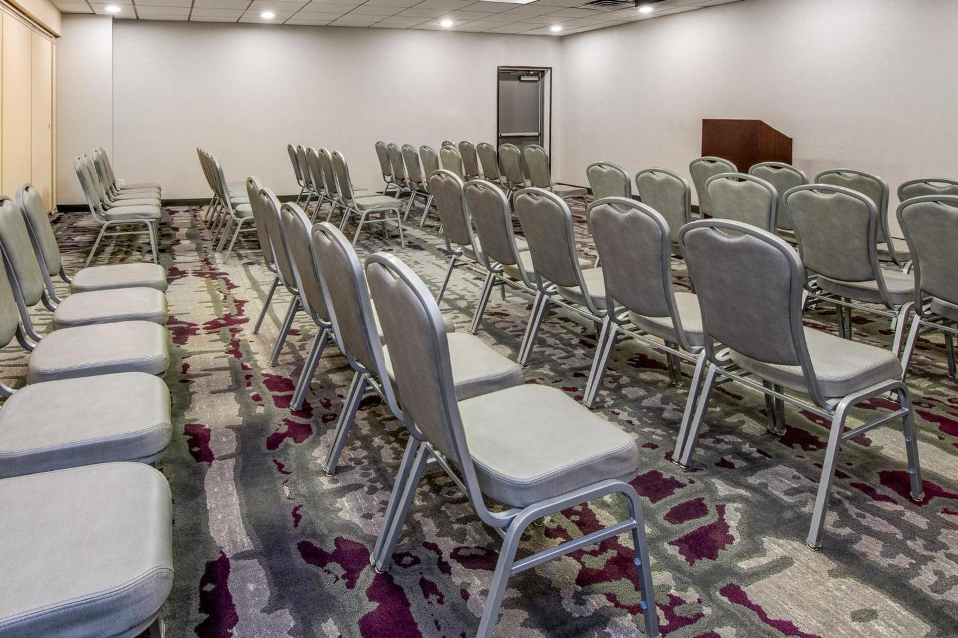 Crowne Plaza Milwaukee Airport by IHG photo 56