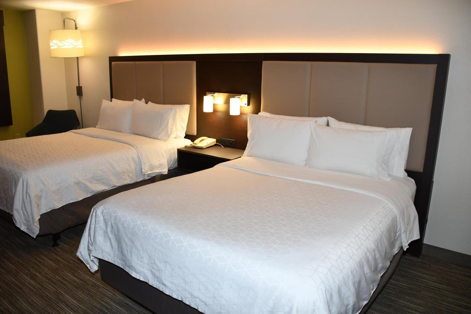 Holiday Inn Express Hotel & Suites Evanston by IHG photo 45