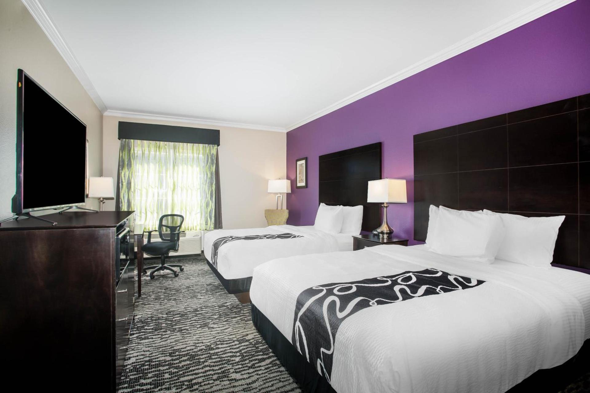 La Quinta by Wyndham Columbus TX photo 14