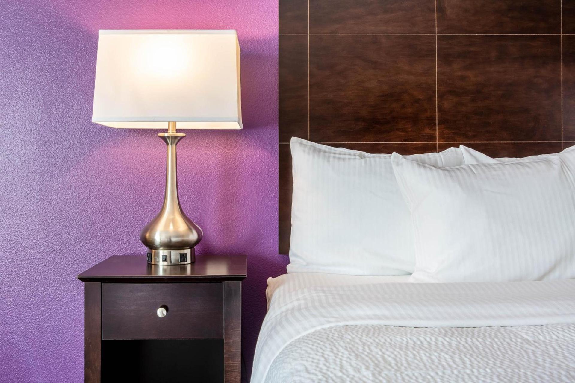 La Quinta by Wyndham Columbus TX photo 6