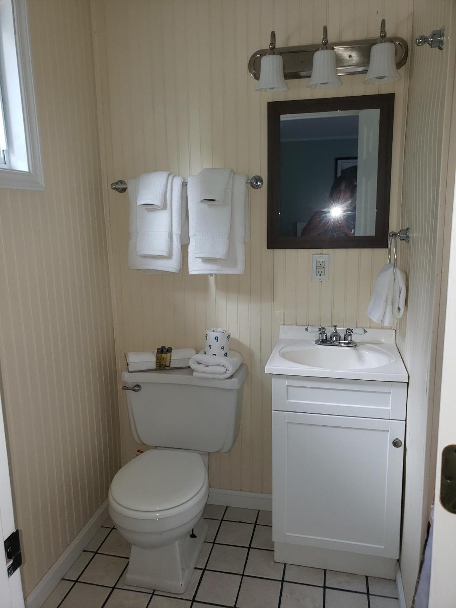 Blue Ridge Motel photo 9