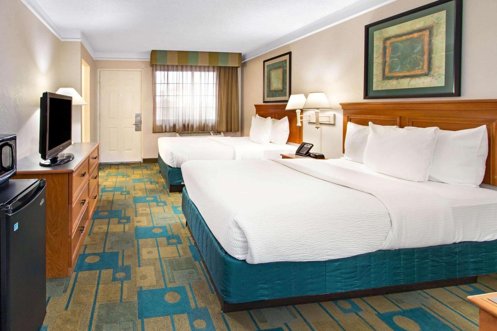 La Quinta Inn by Wyndham Albuquerque Airport photo 21