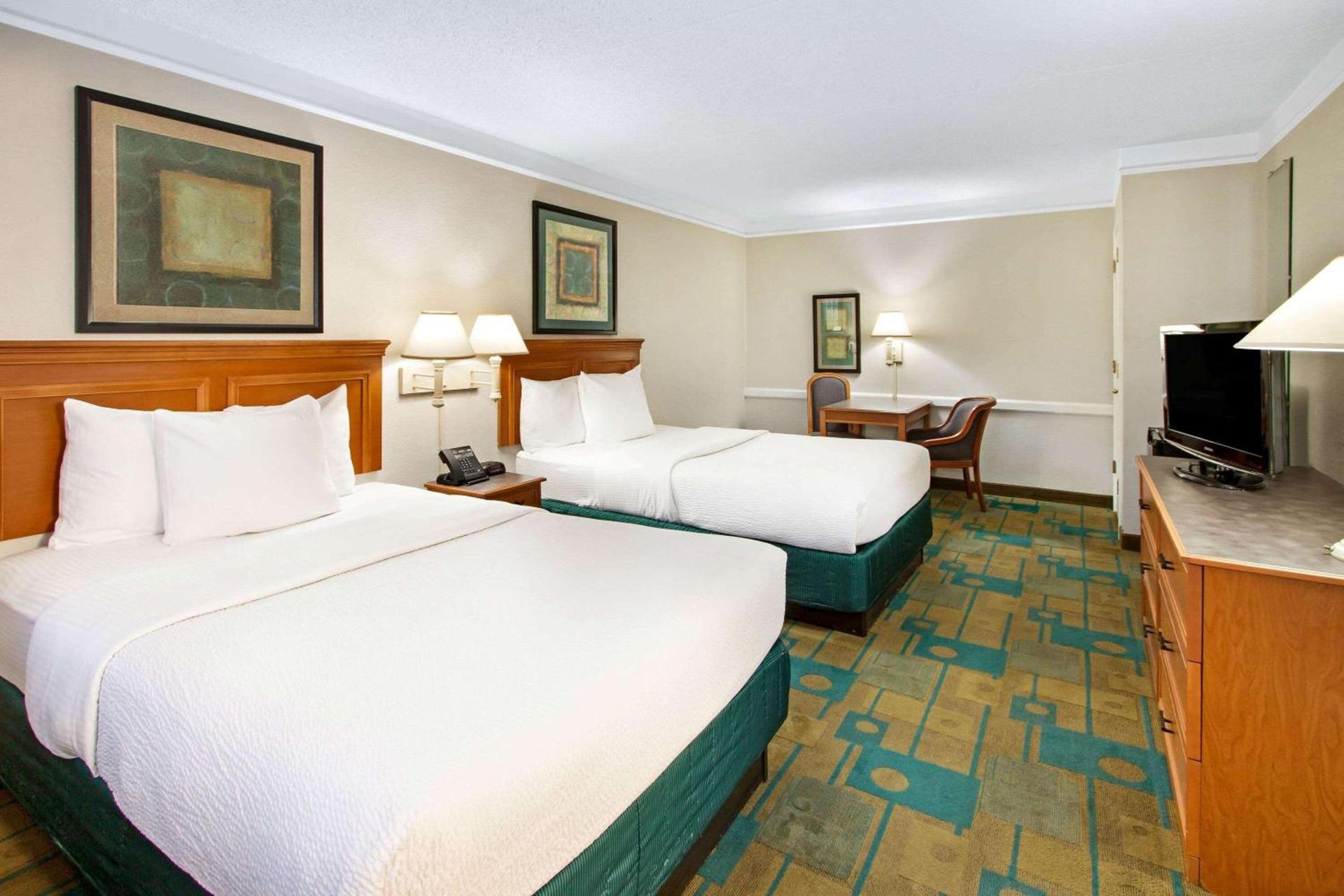 La Quinta Inn by Wyndham Albuquerque Airport photo 20
