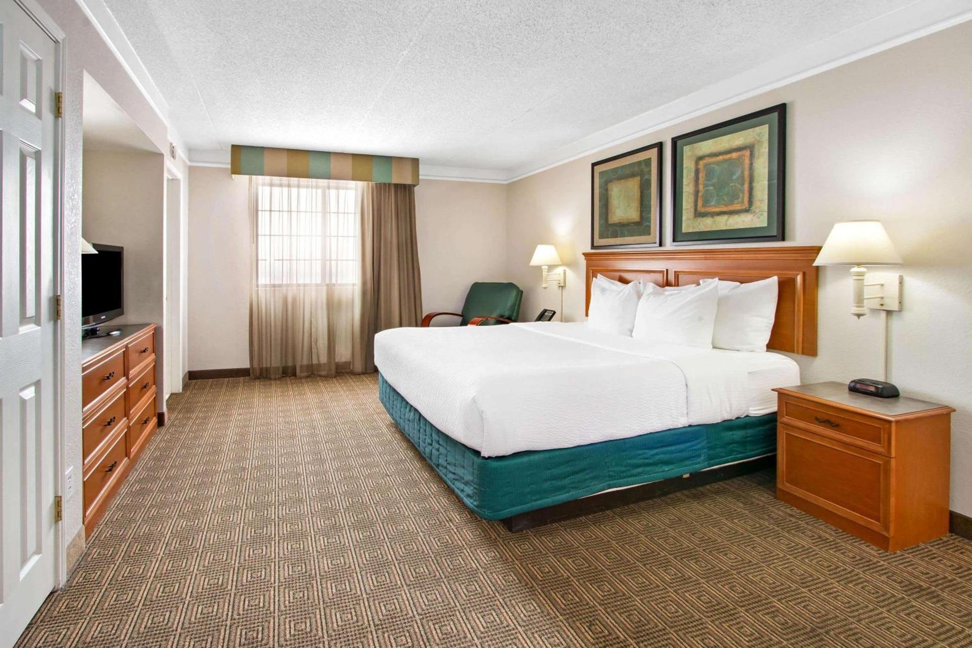 La Quinta Inn by Wyndham Albuquerque Airport photo 29