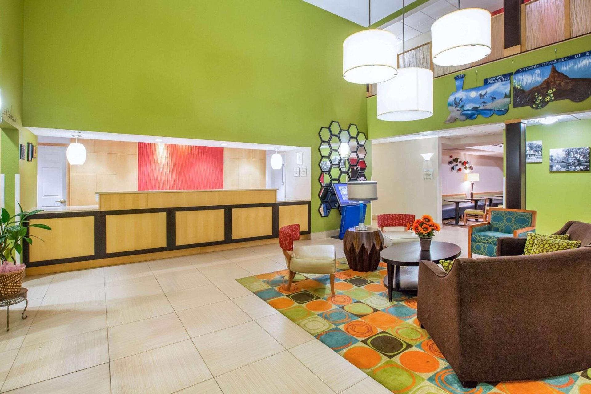 La Quinta by Wyndham North Platte photo 2