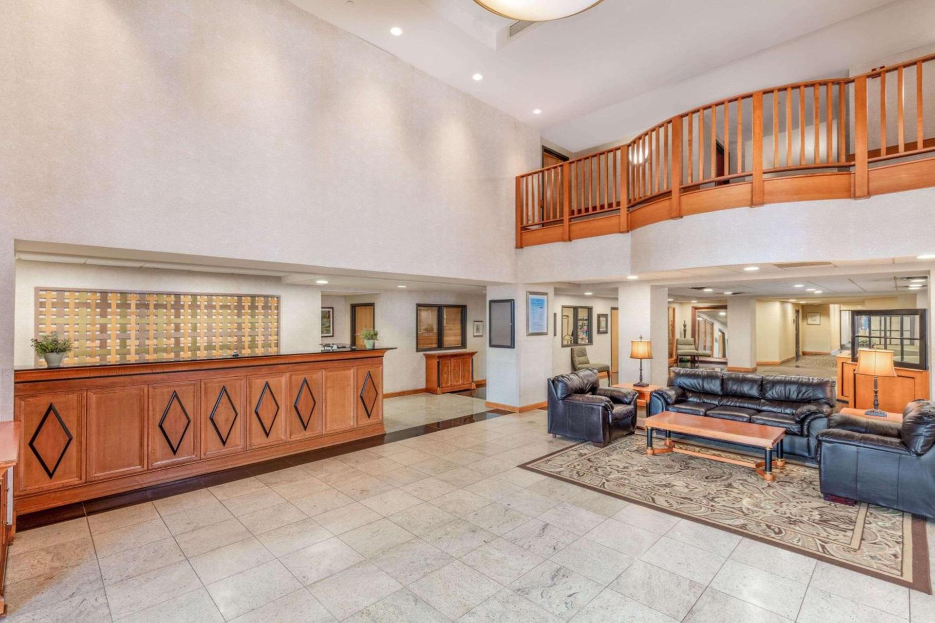 La Quinta by Wyndham Garden City photo 34