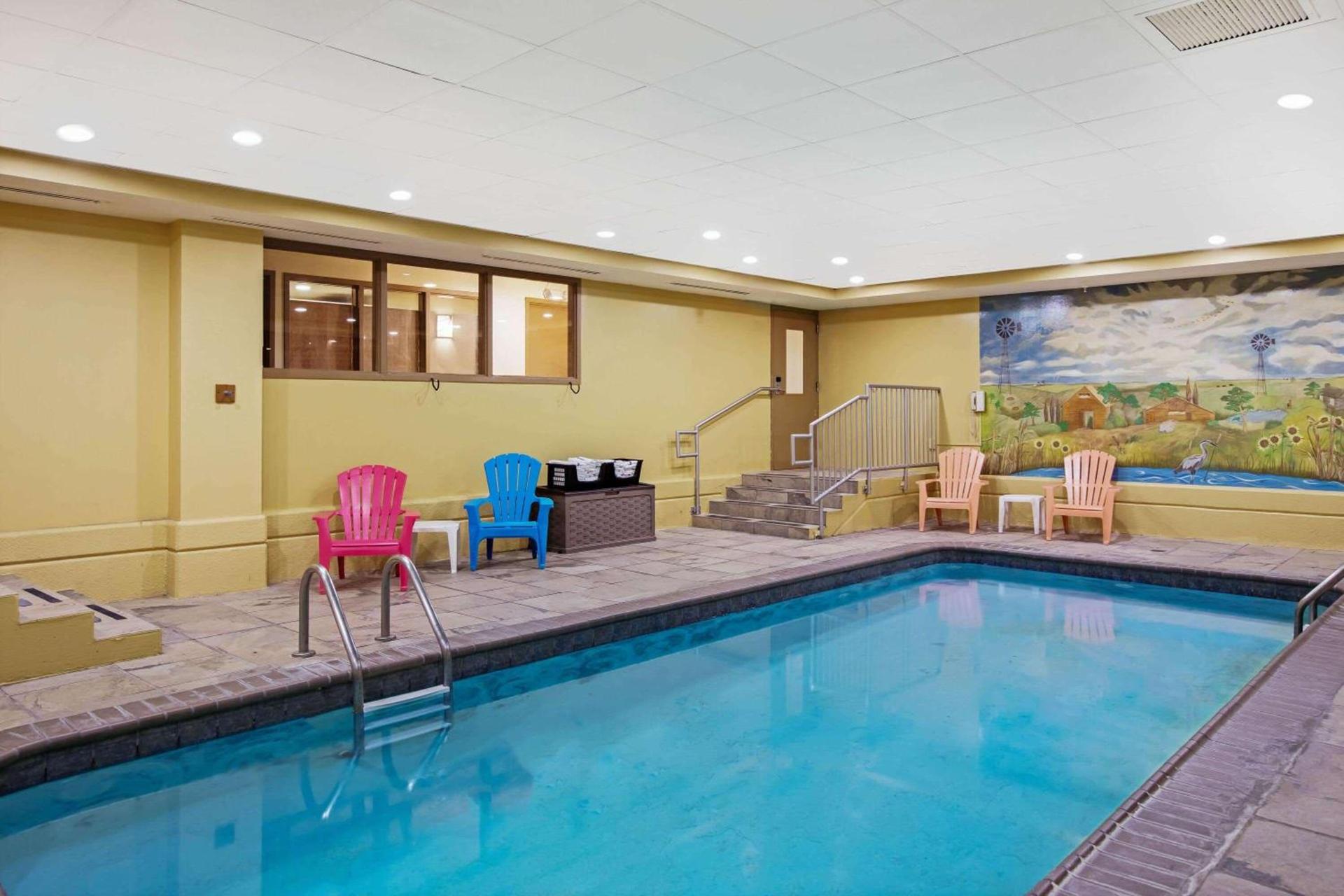 La Quinta by Wyndham Salina photo 26