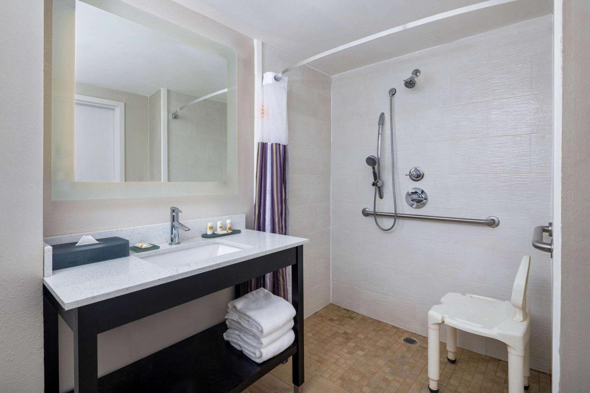 La Quinta by Wyndham Kennesaw photo 73