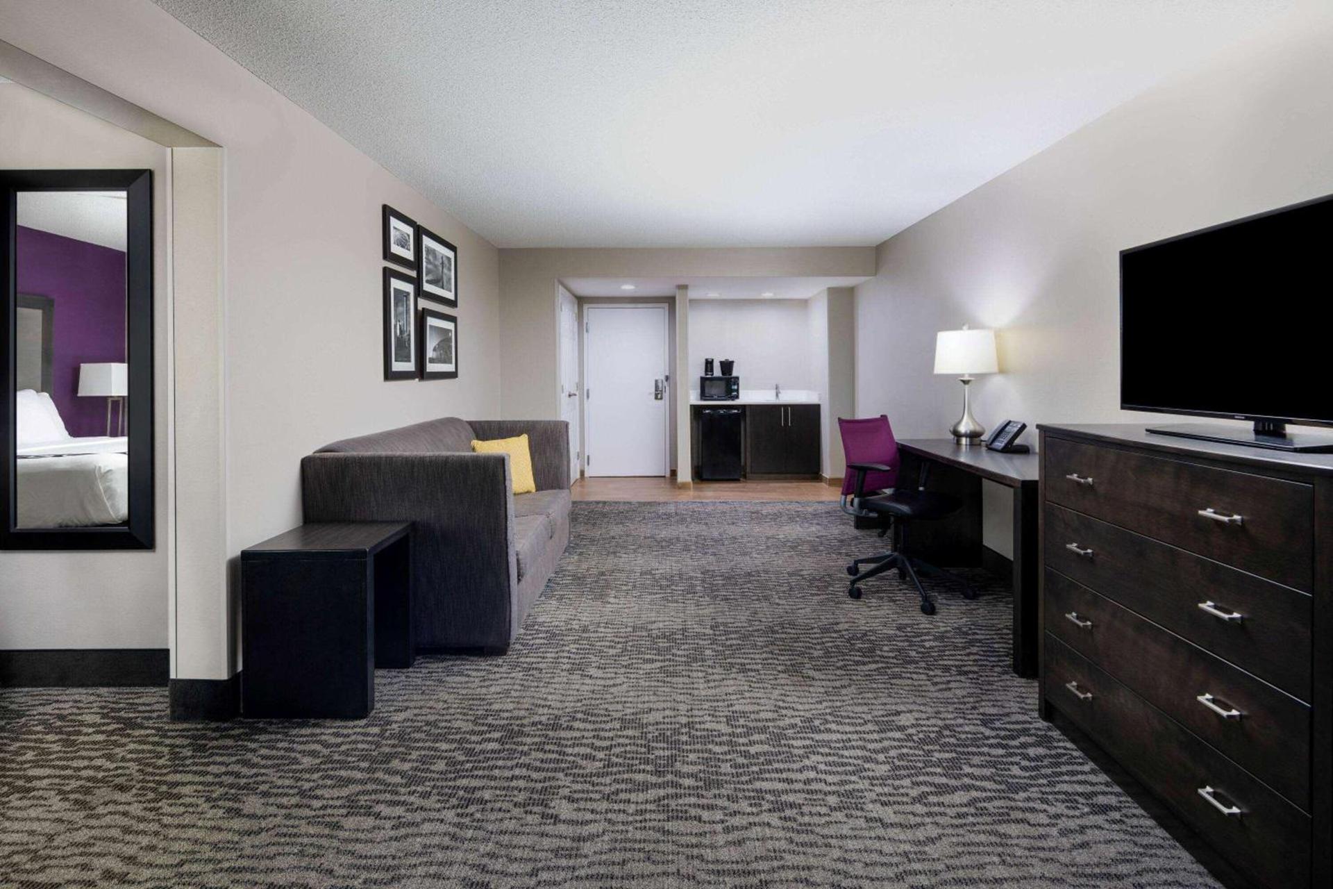 La Quinta by Wyndham Kennesaw photo 68