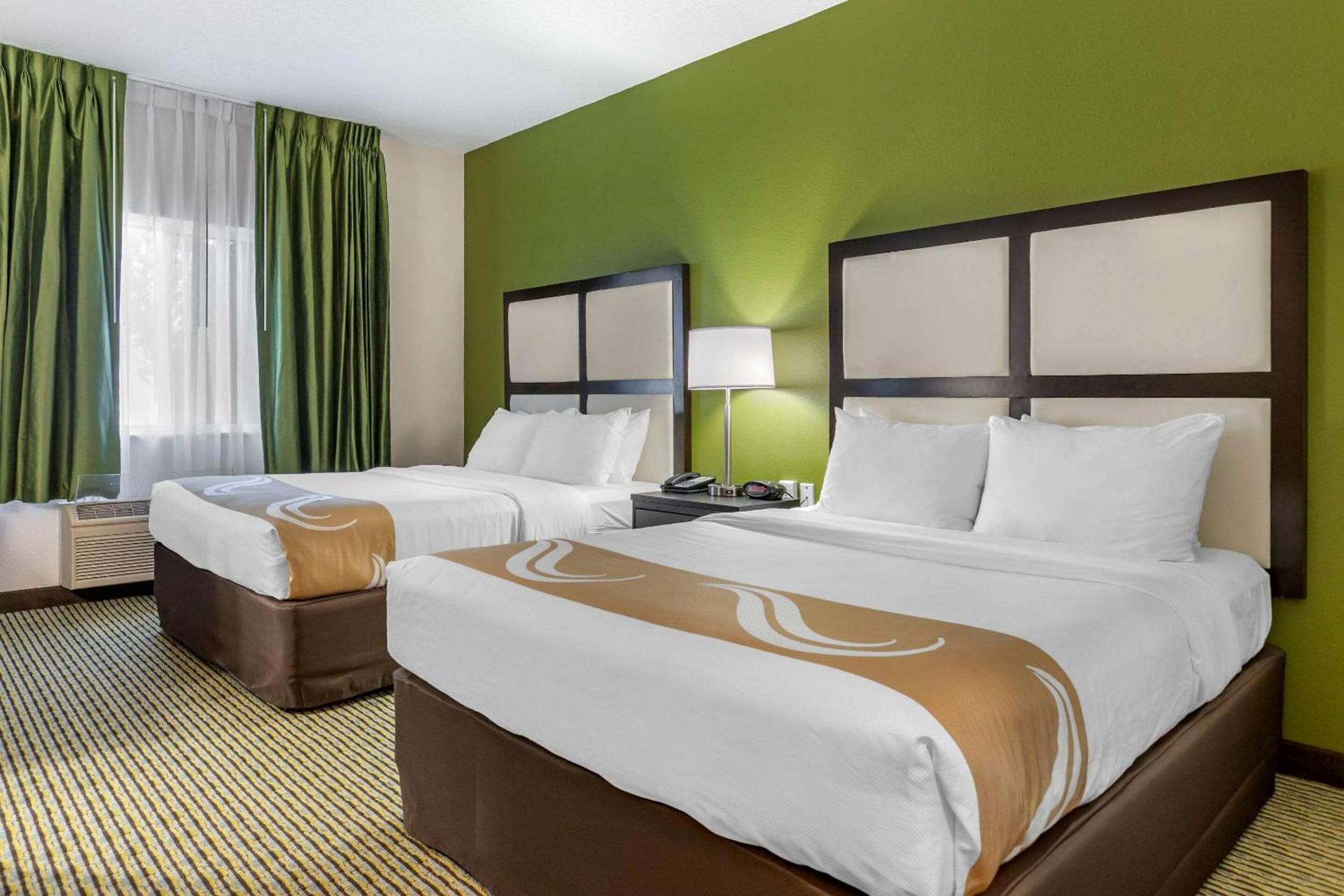 Quality Inn & Suites photo 9