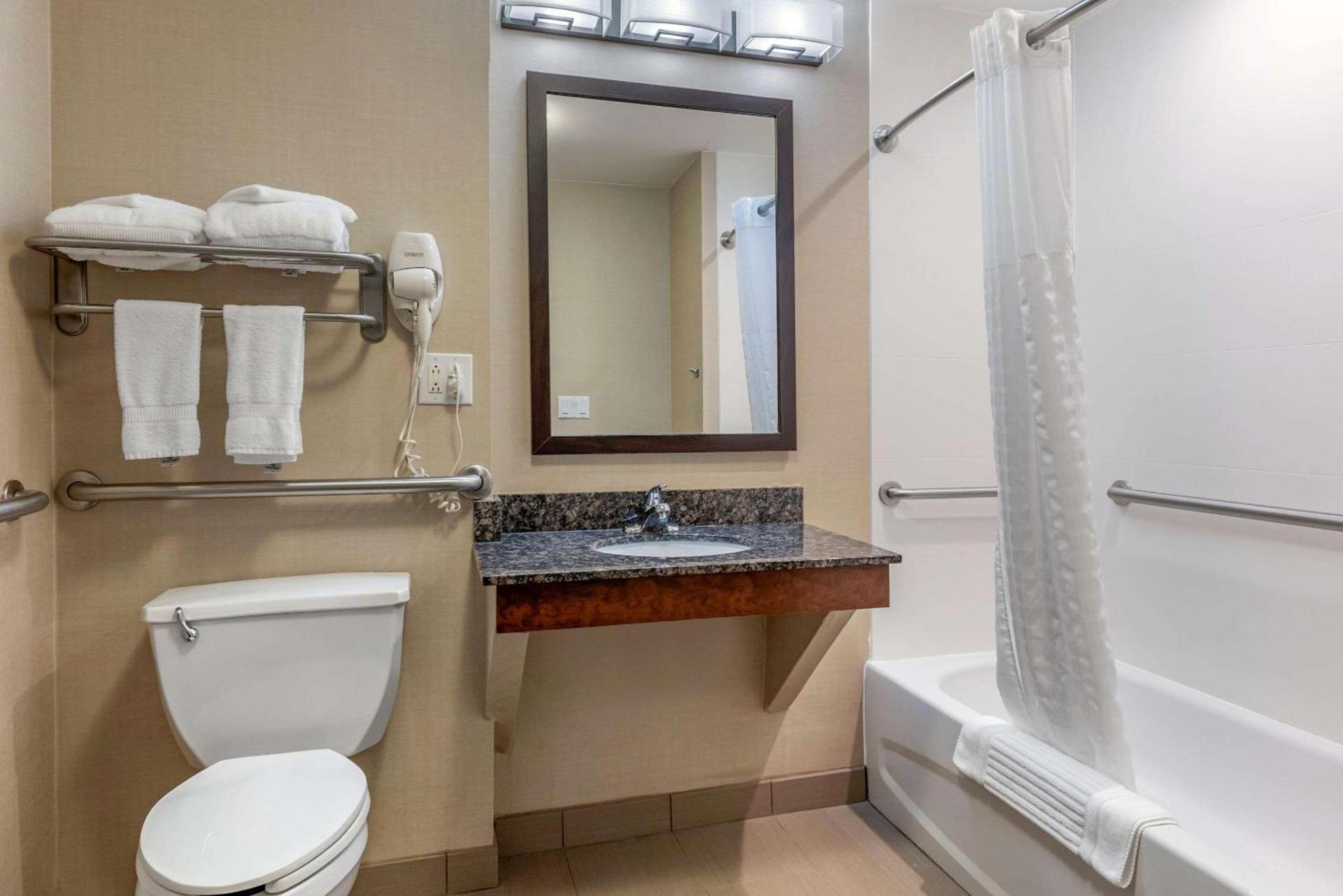 SureStay by Best Western Marion photo 5