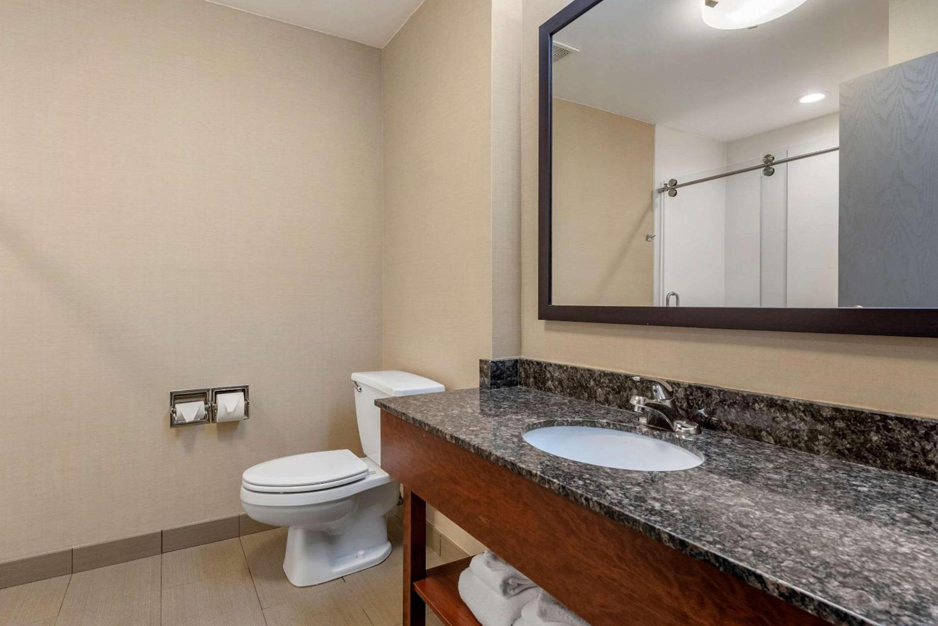 SureStay by Best Western Marion photo 10