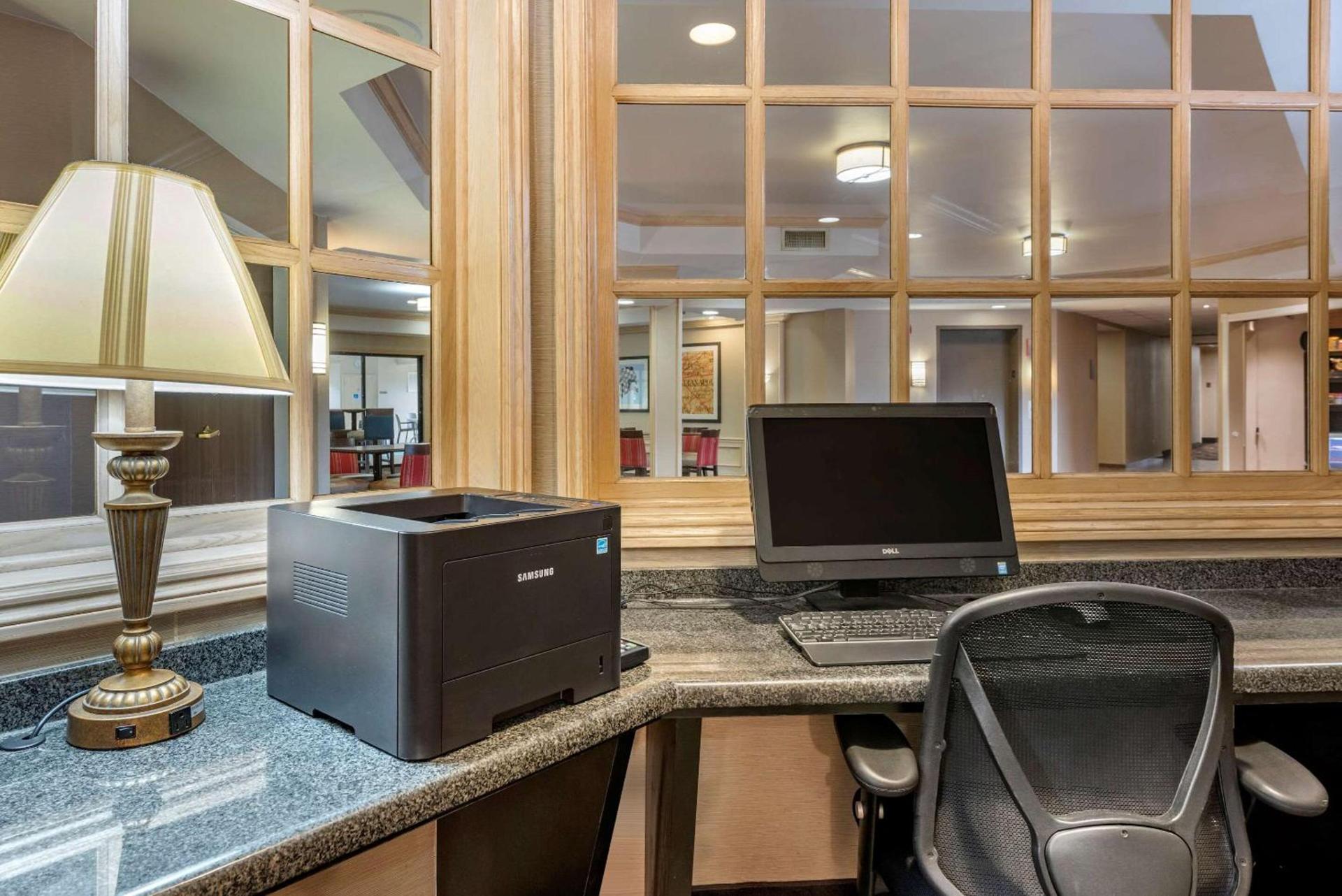 SureStay by Best Western Marion photo 17