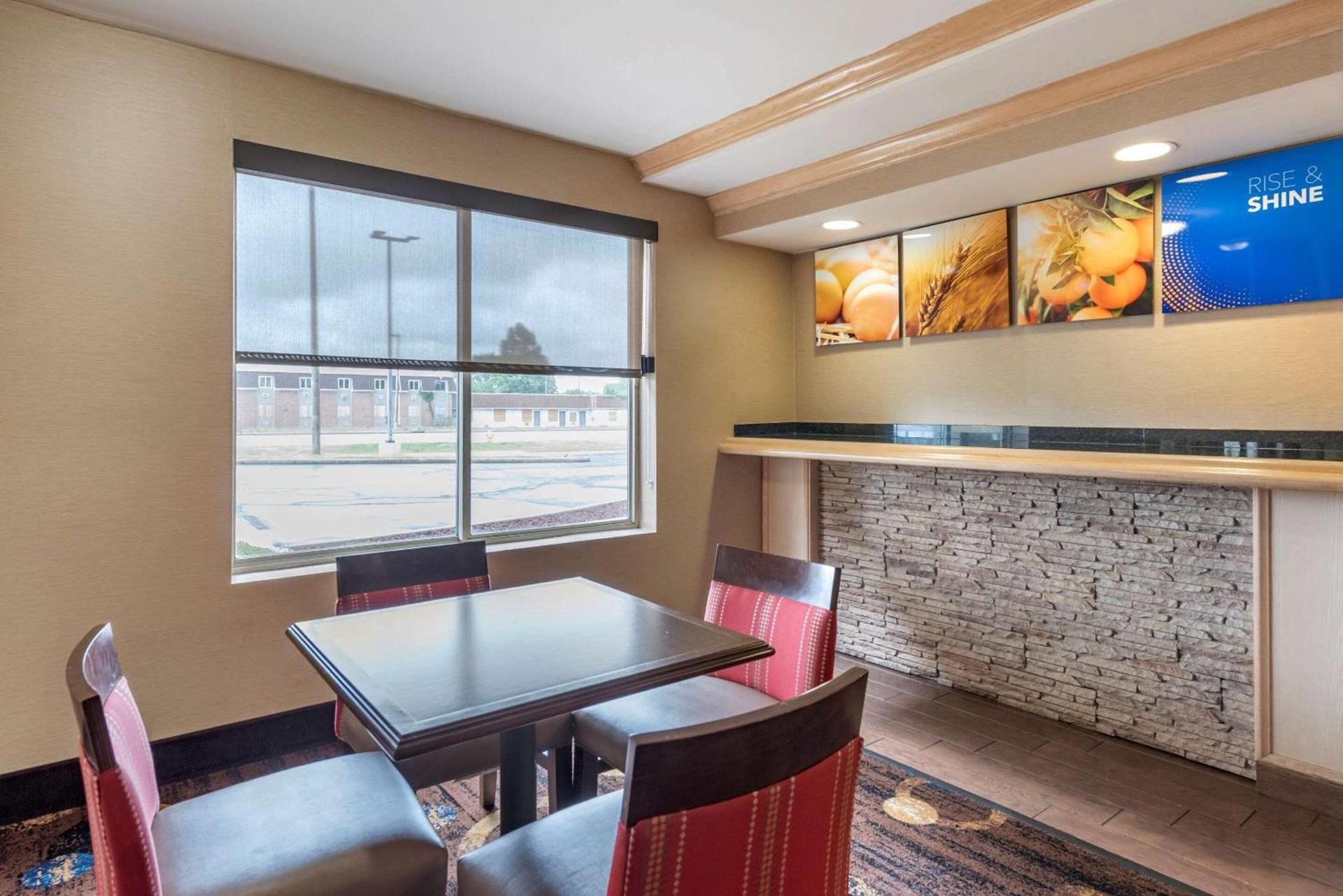 SureStay by Best Western Marion photo 22