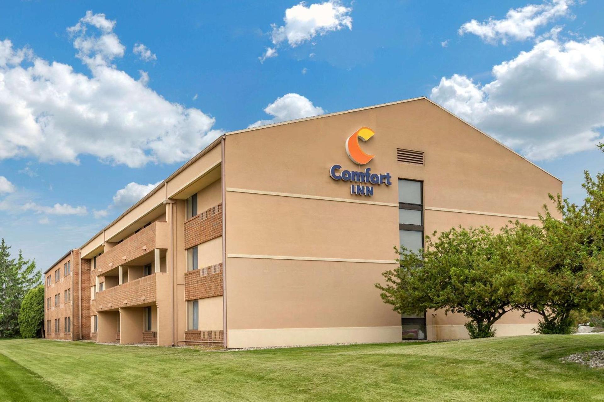 Comfort Inn Lansing West photo 2