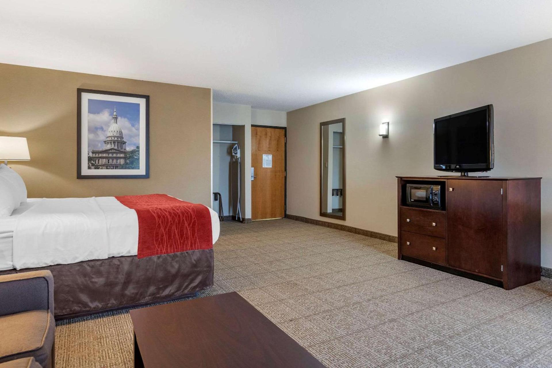 Comfort Inn Lansing West photo 29