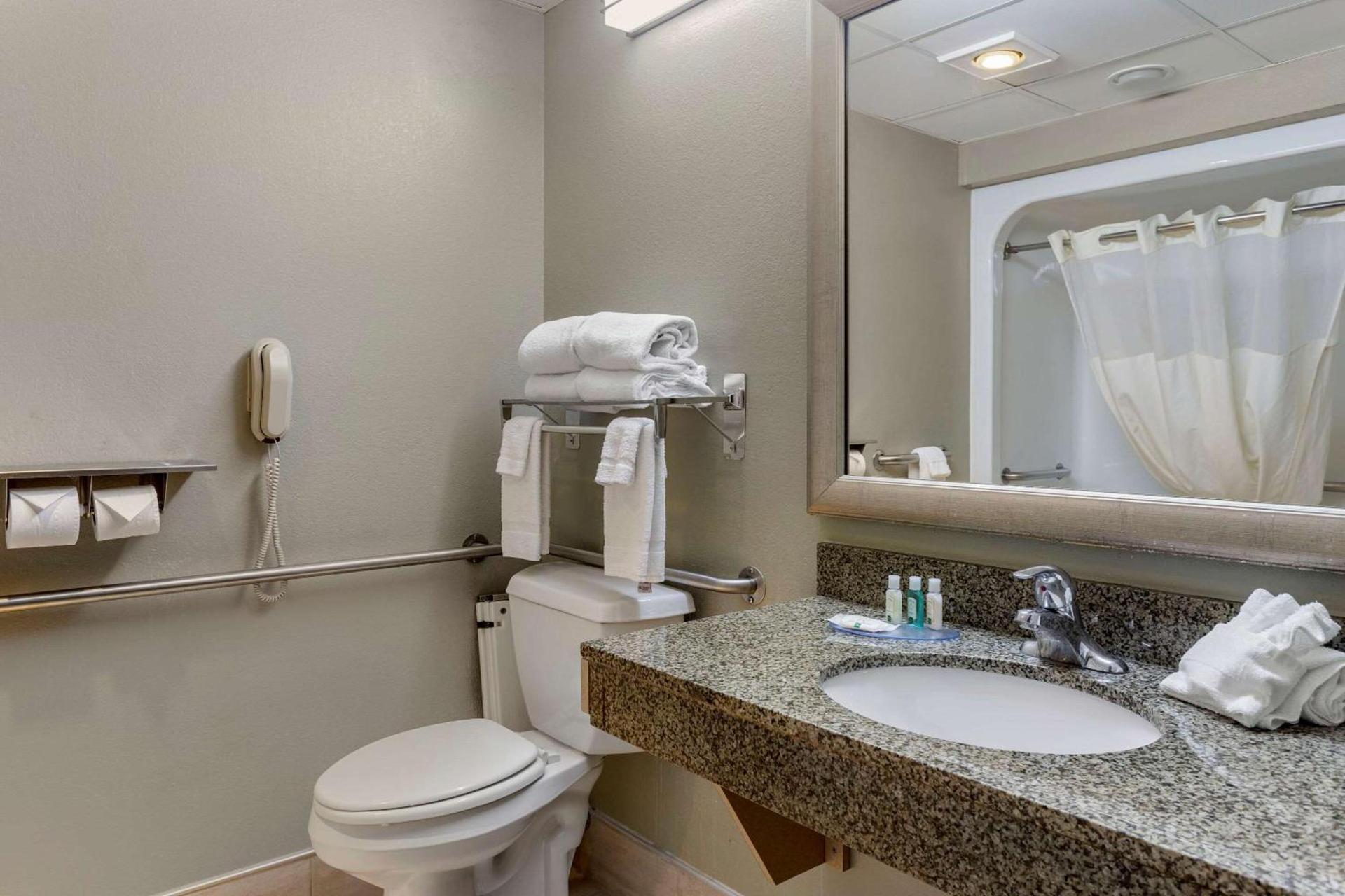Quality Inn St Robert - Ft Leonard Wood photo 17