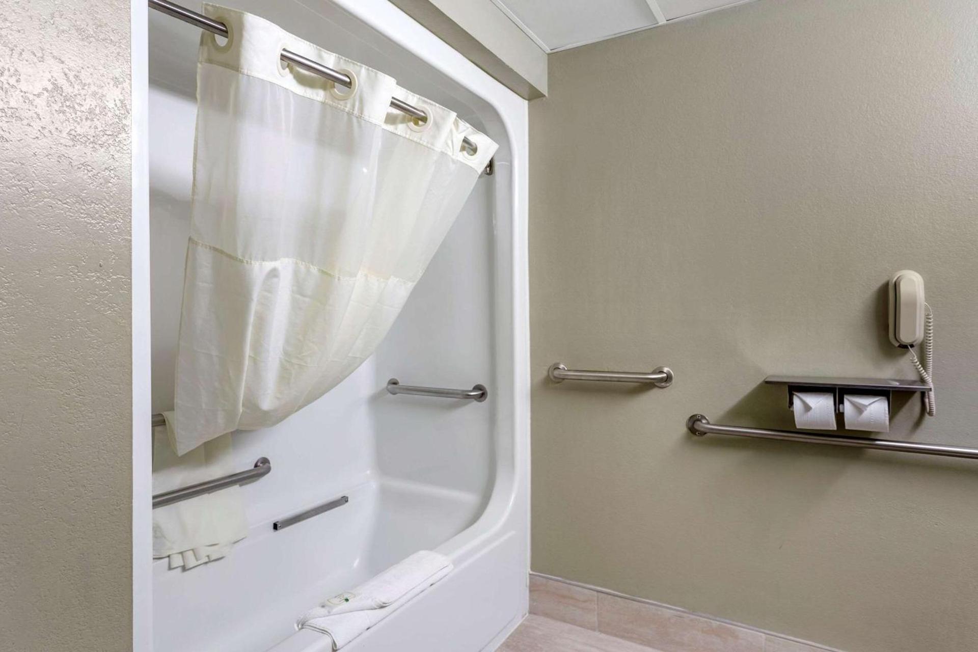 Quality Inn St Robert - Ft Leonard Wood photo 21