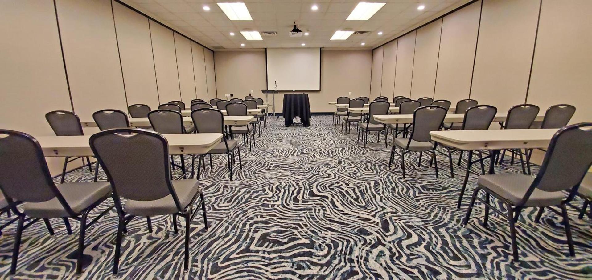 Holiday Inn Kearney by IHG photo 8