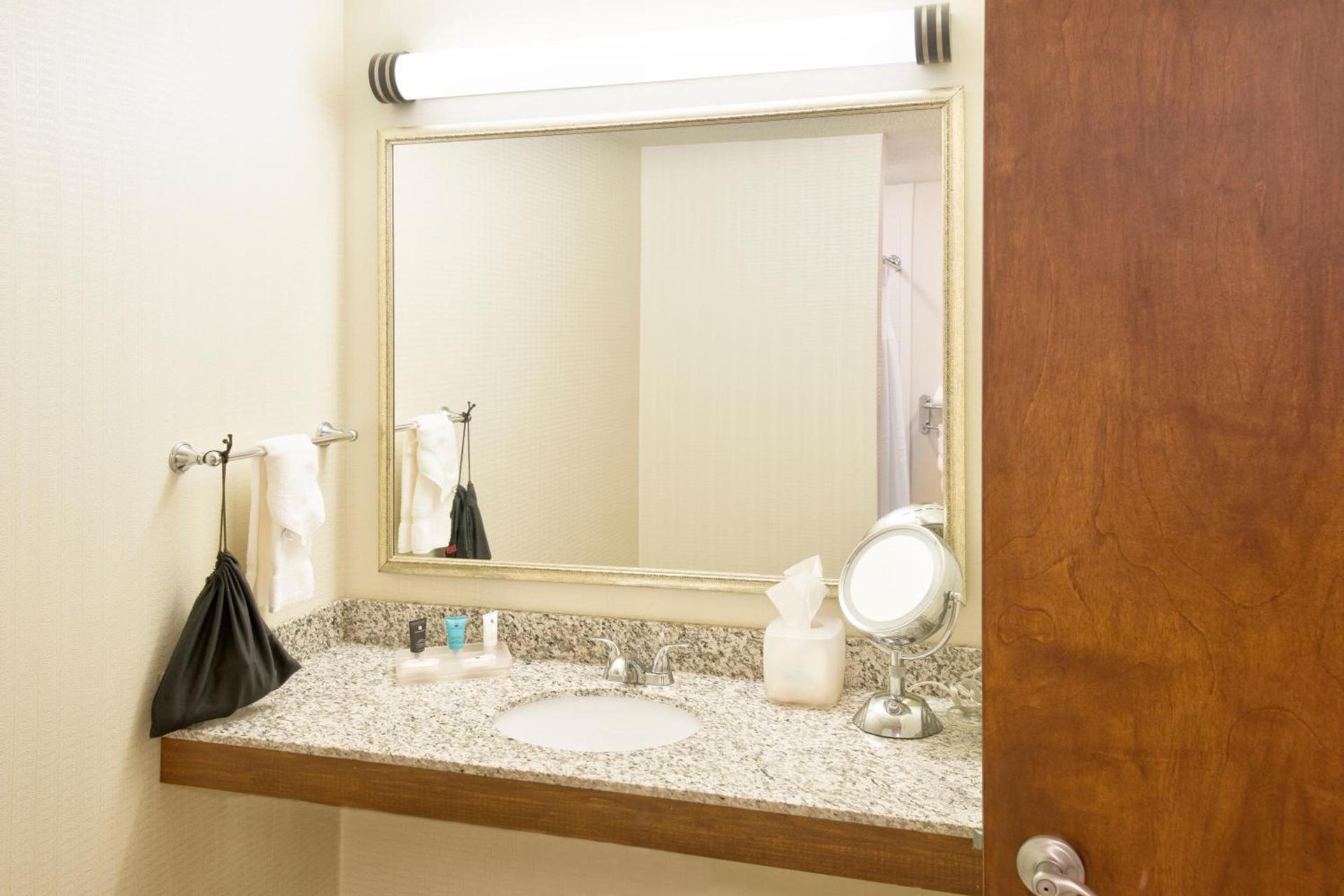 Crowne Plaza Indianapolis-Dwtn-Union Stn by IHG photo 67