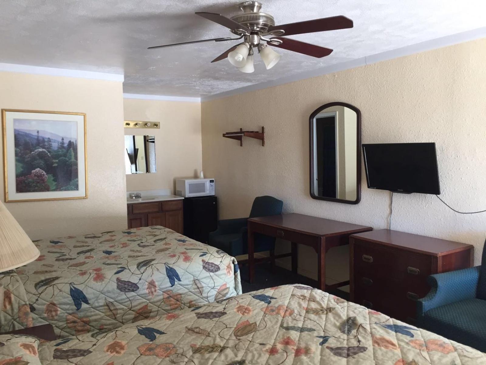 Western motel photo 13