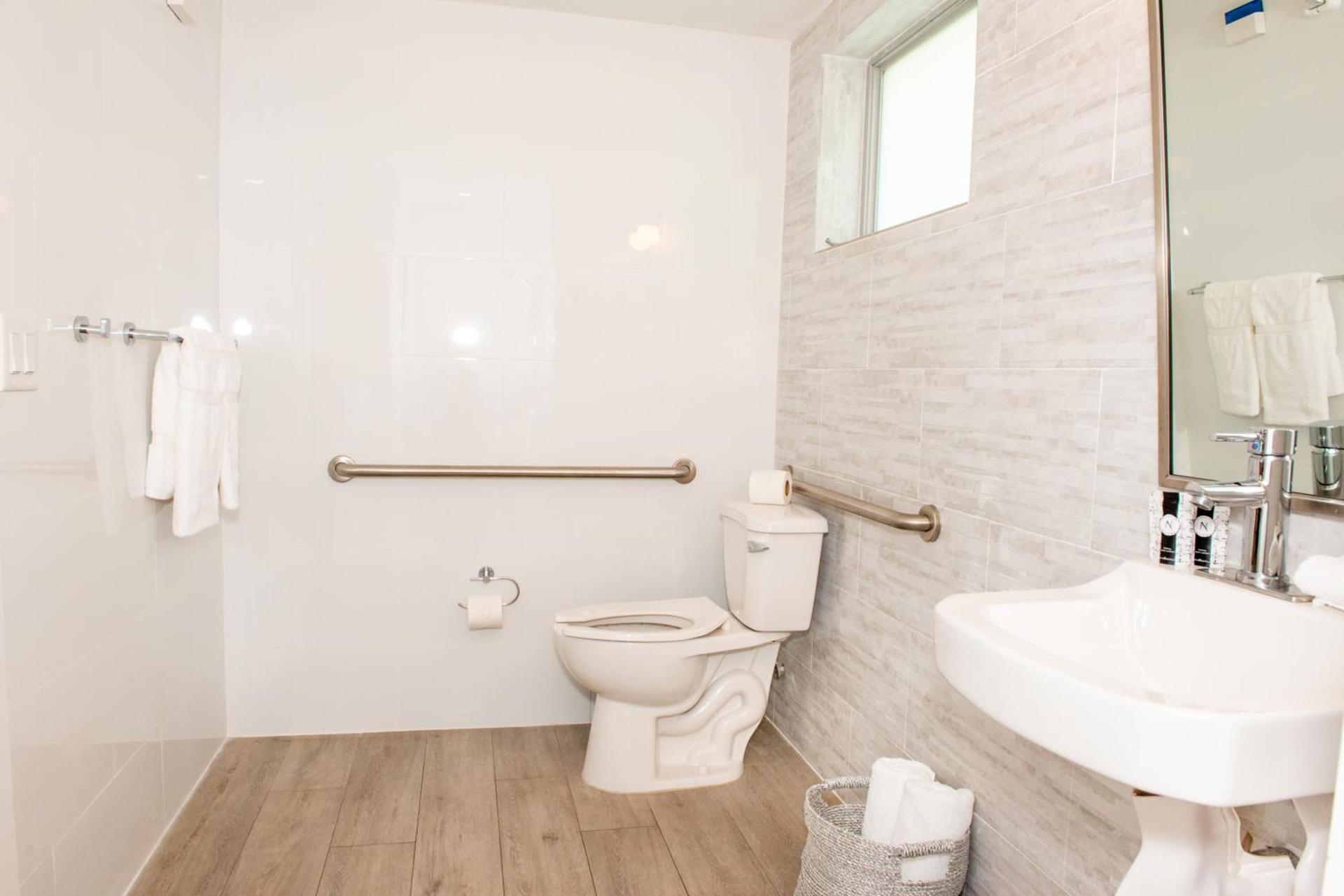 Waterside Hotel and Suites photo 11