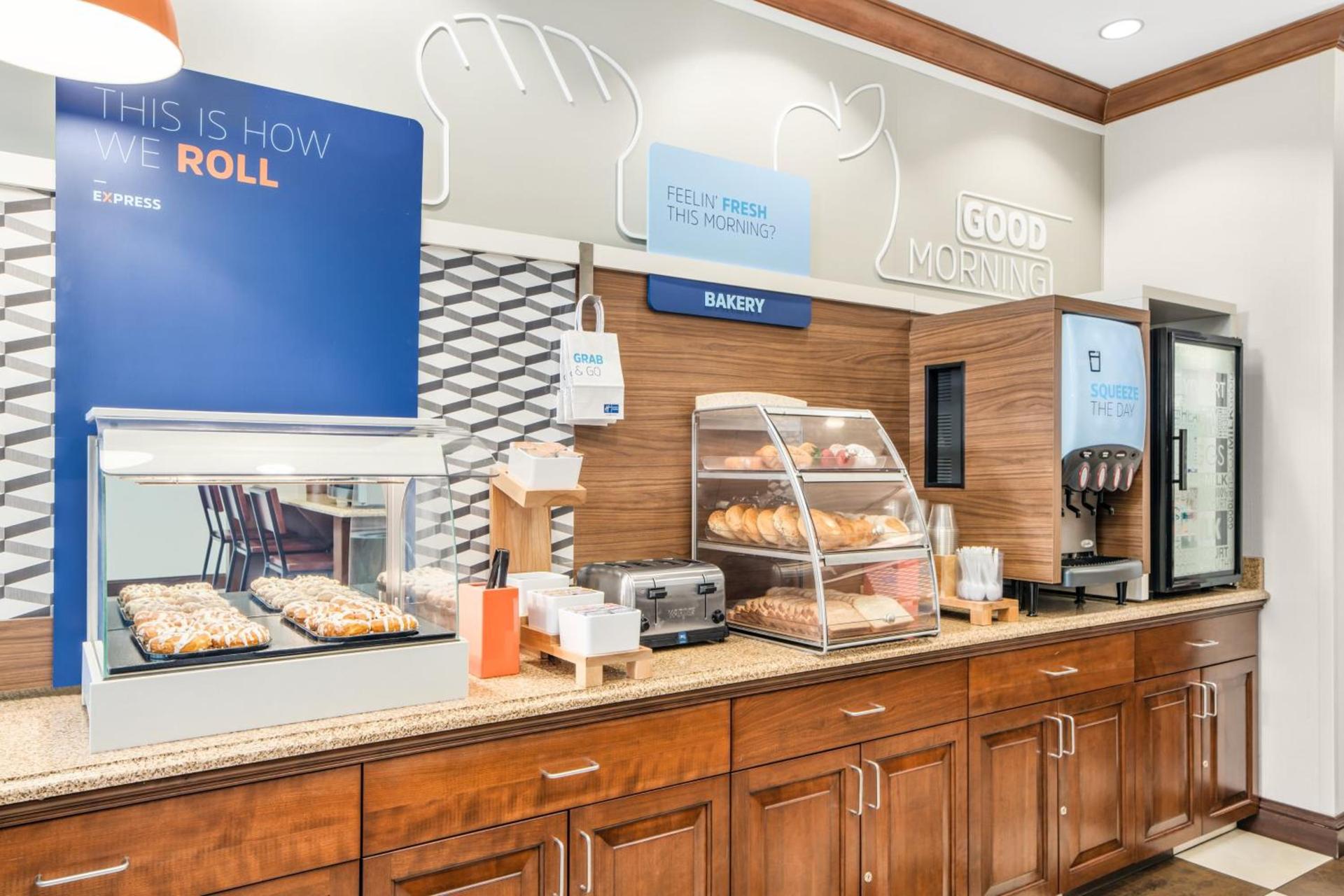 Holiday Inn Express & Suites Wilmington-Newark by IHG photo 72