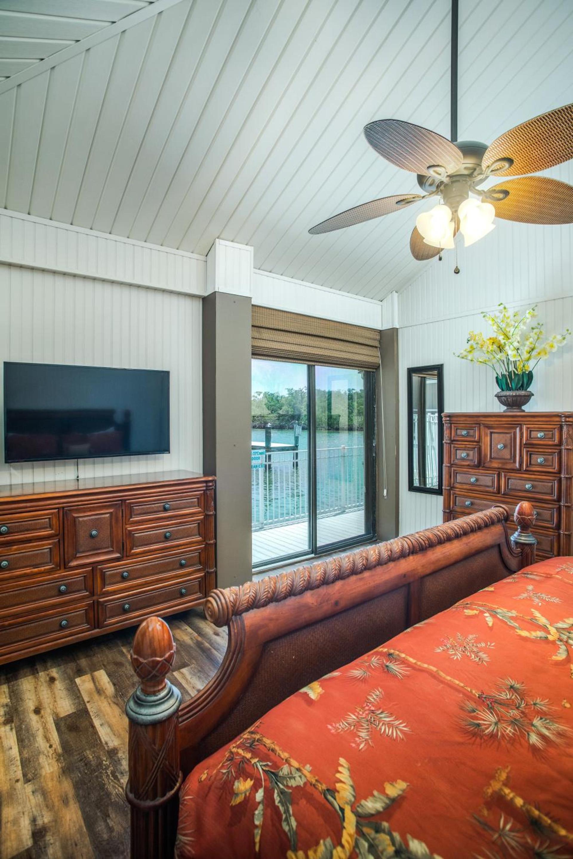 The BoatHouse photo 47