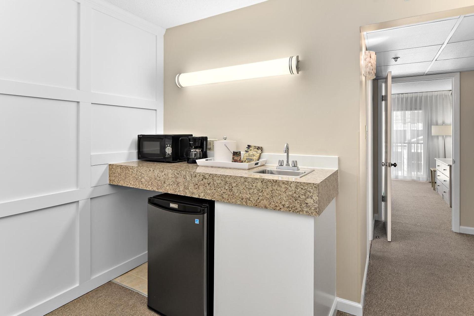 Brighton Suites Hotel photo 39