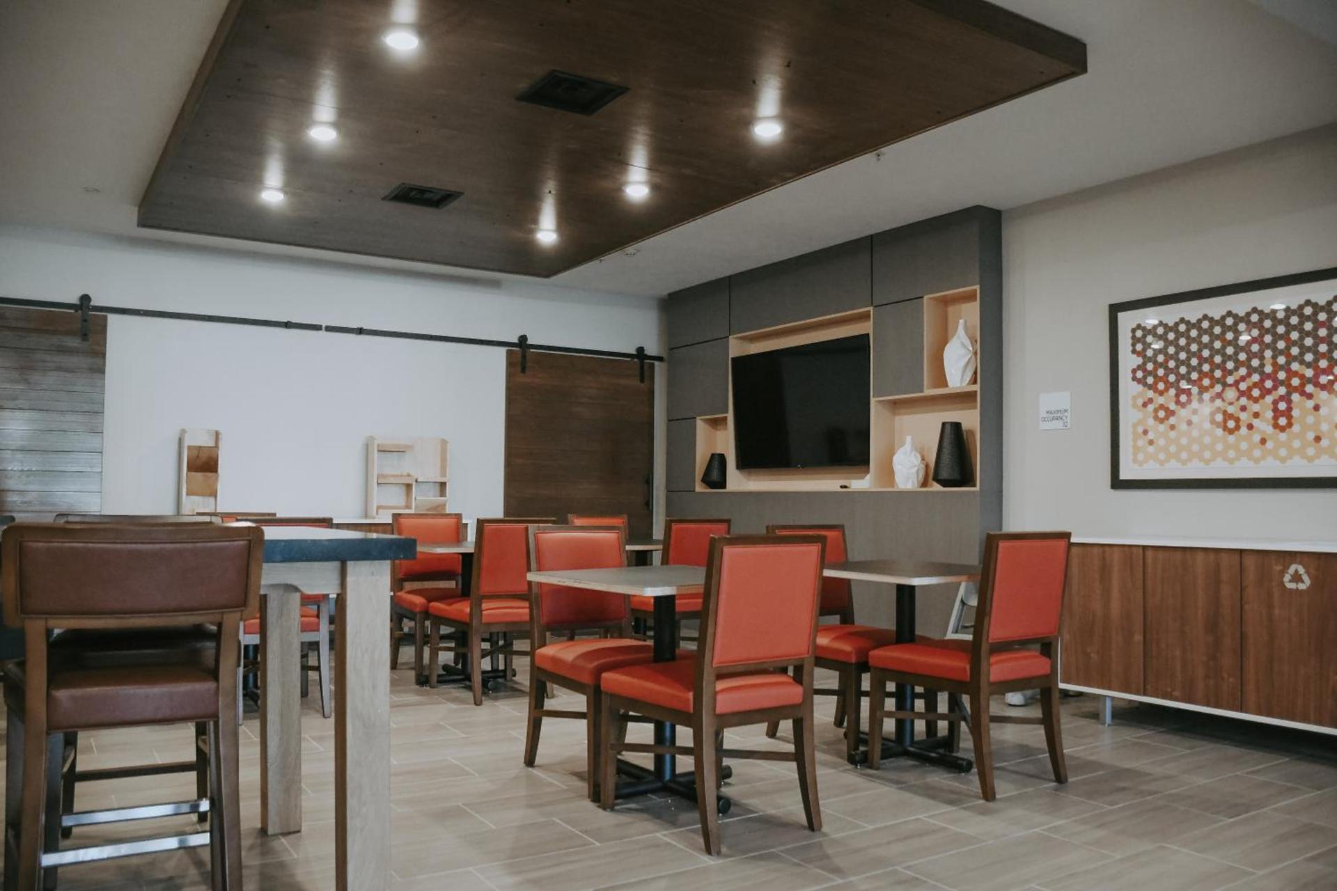 Holiday Inn Express Hotel & Suites Lincoln South by IHG photo 83
