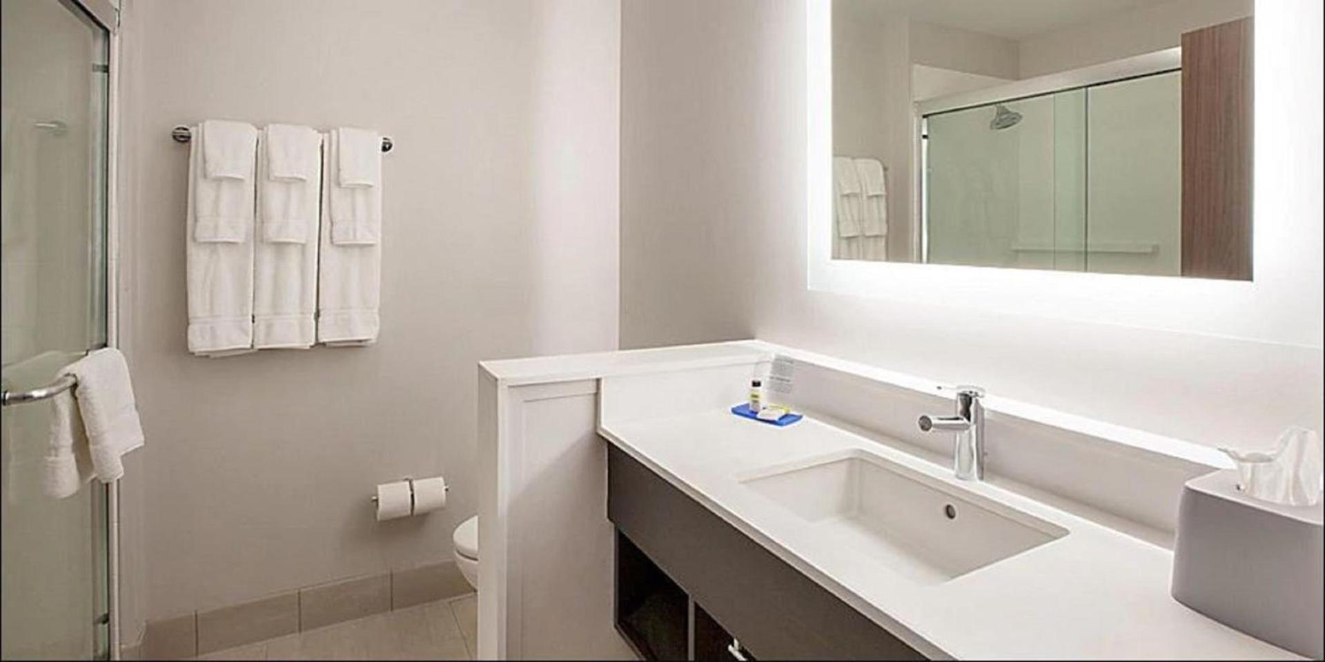 Holiday Inn Express & Suites - Bardstown by IHG photo 14