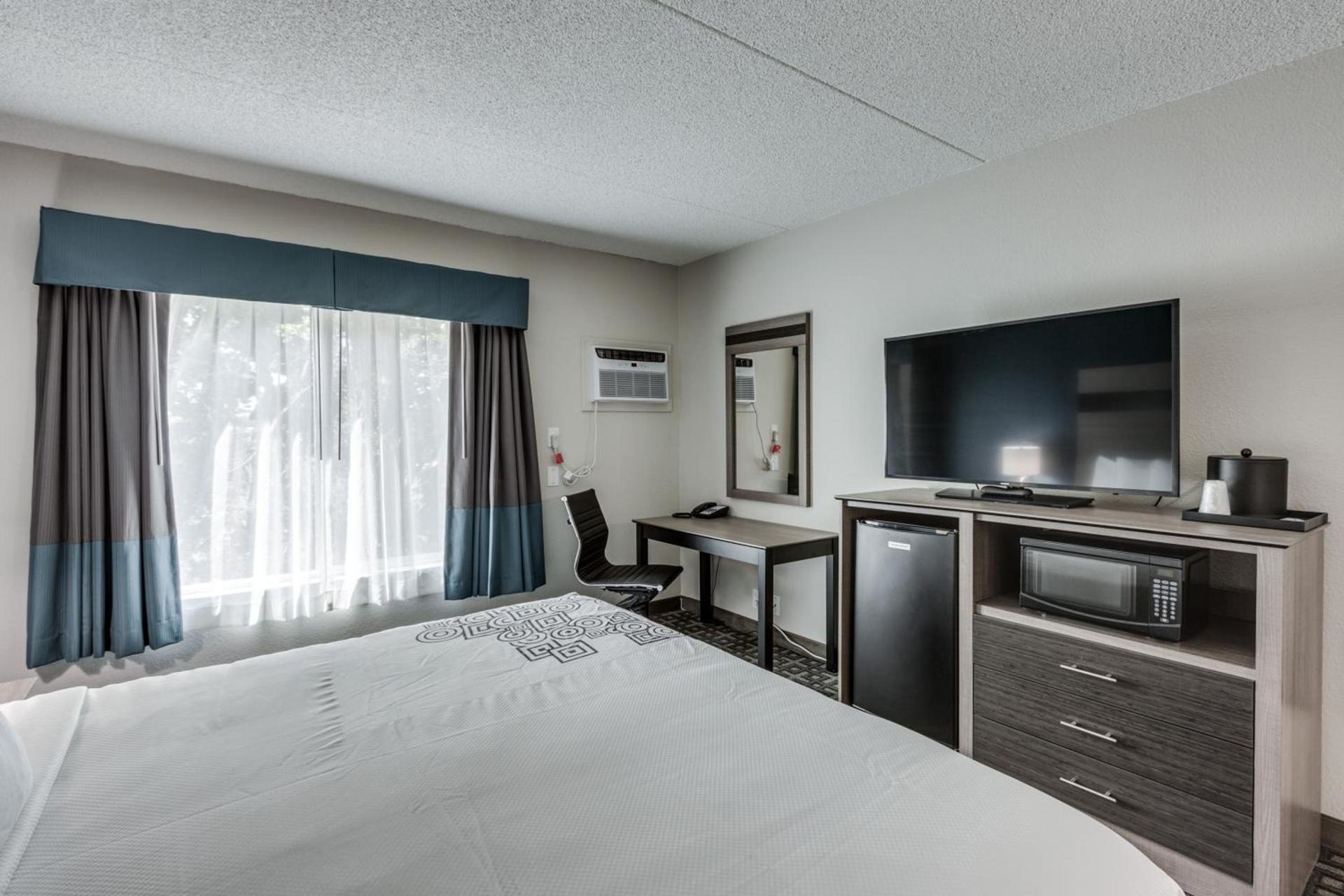Days Inn & Suites by Wyndham Spokane photo 25