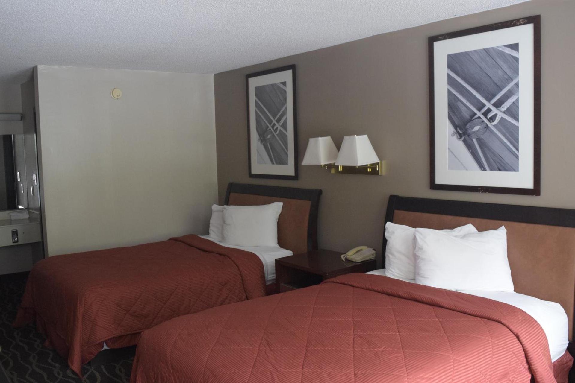 Landmark Inn photo 6