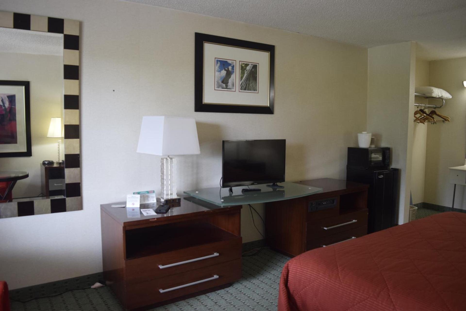 Landmark Inn photo 2