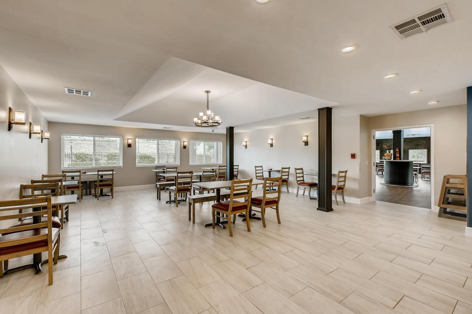Orangewood Inn and Suites Midtown photo 27