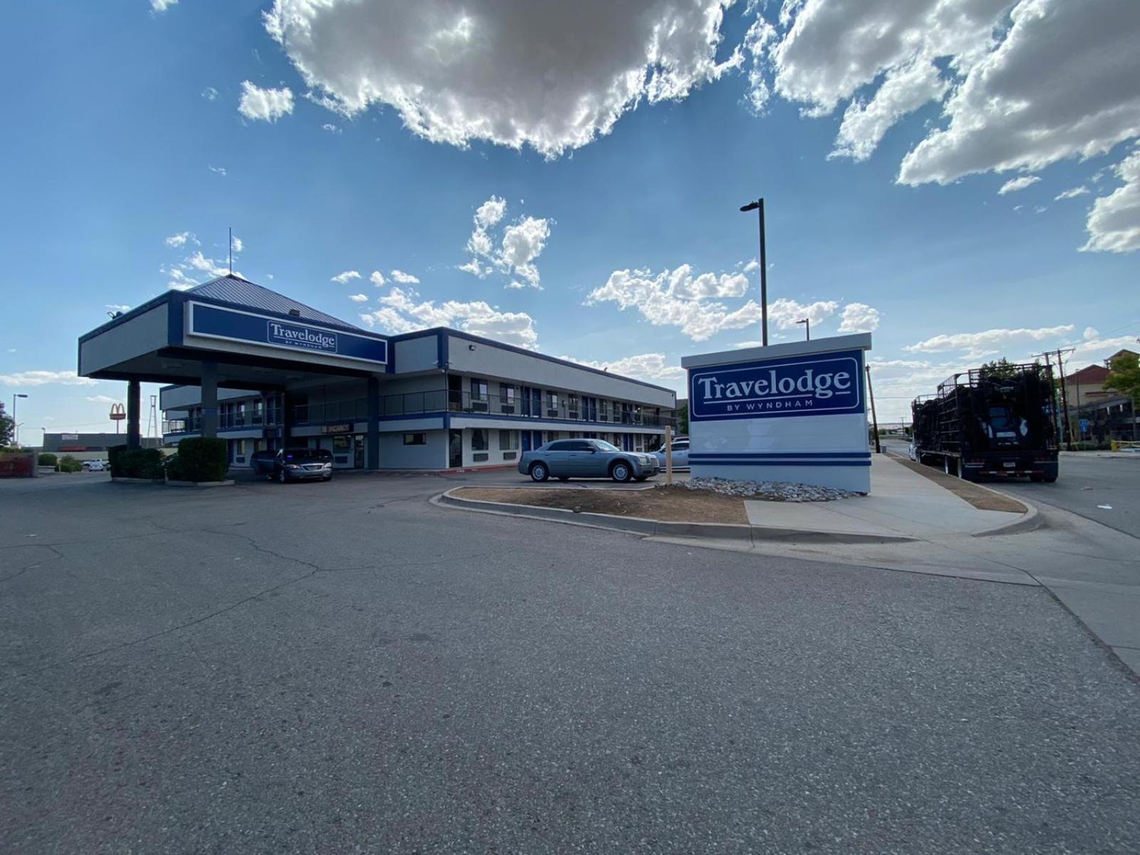 Travelodge by Wyndham Albuquerque West photo 1