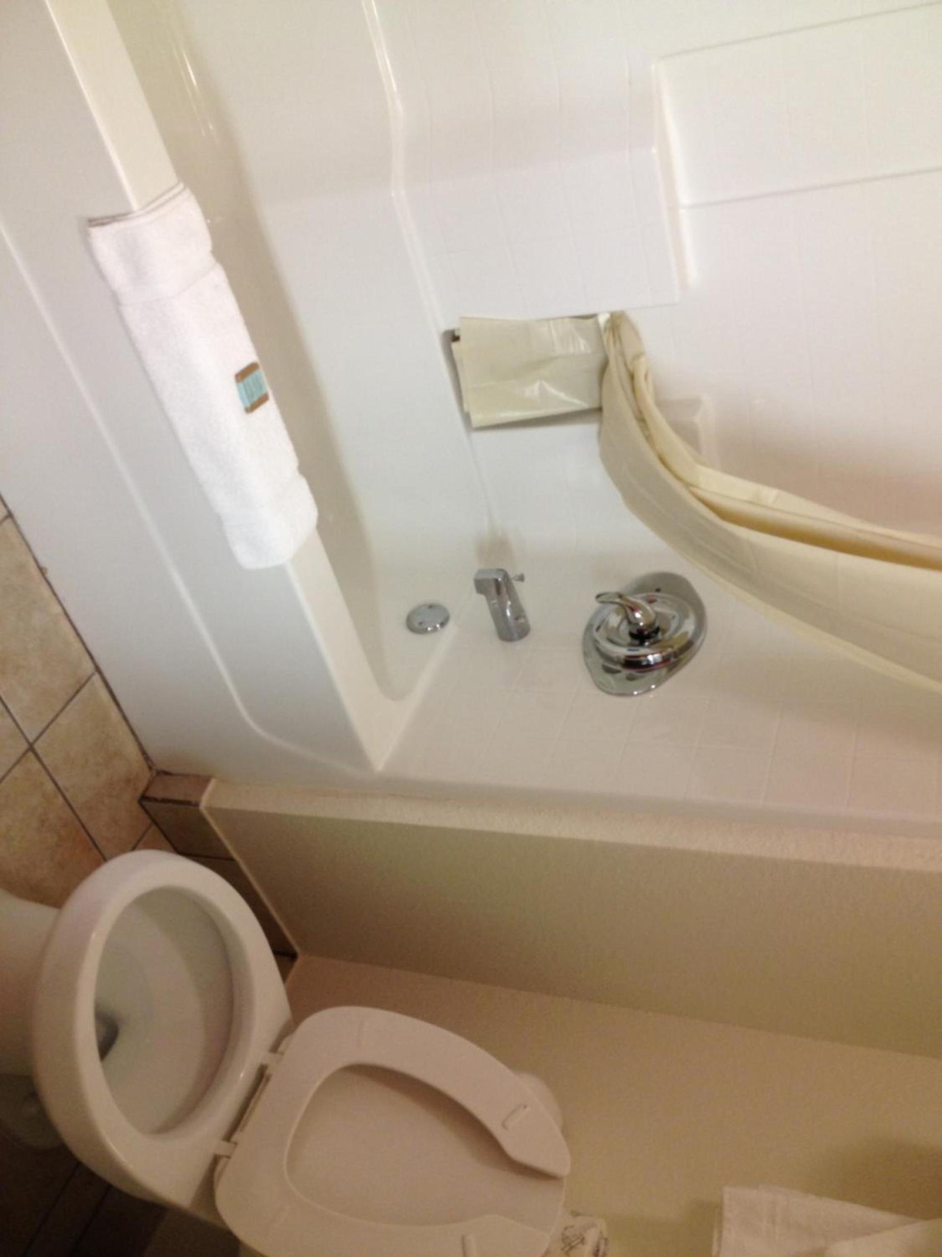 Howard Johnson by Wyndham Lubbock TX photo 10