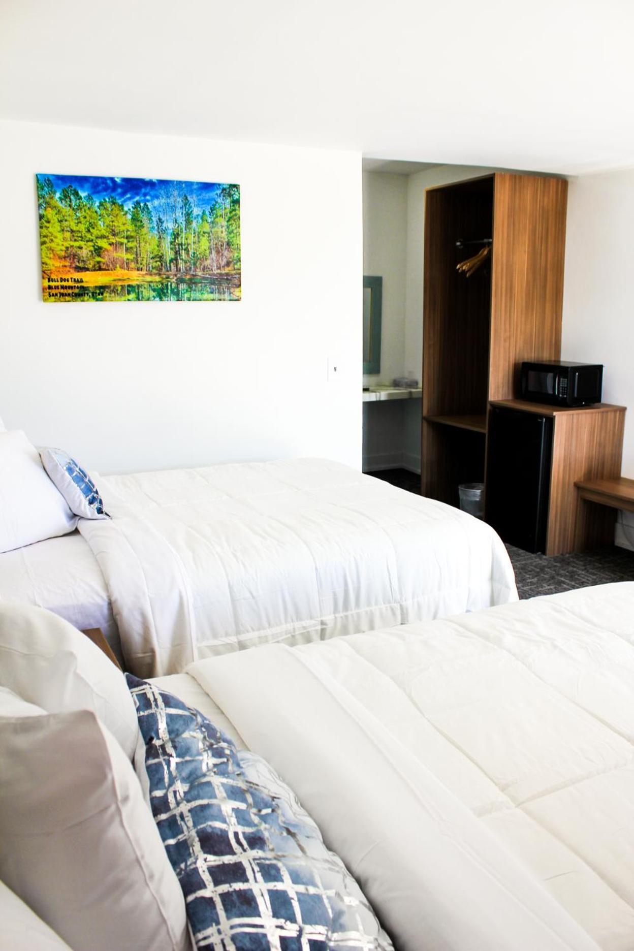 Blue Sage Inn & Suites photo 41