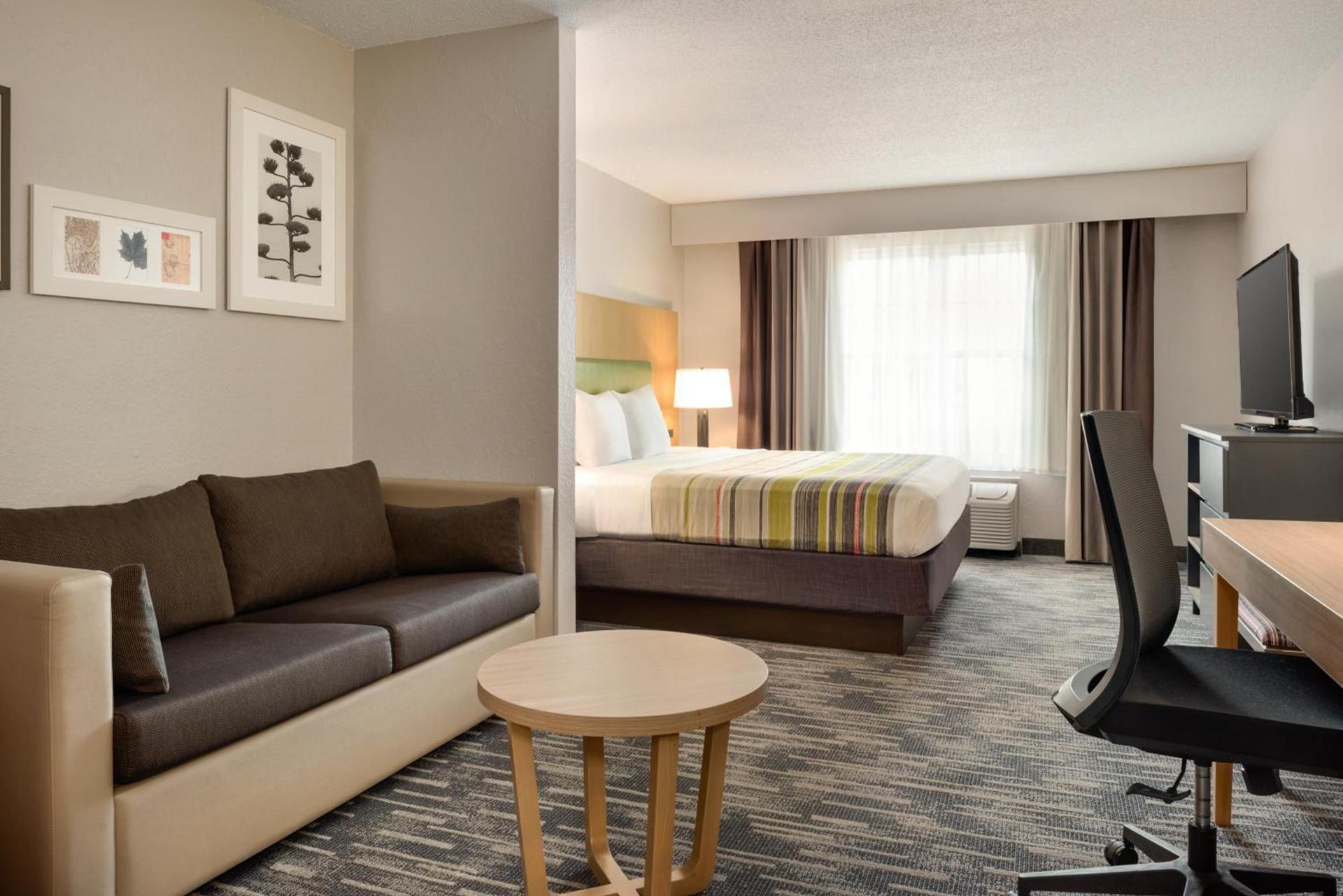 Country Inn & Suites by Radisson, Pella, IA photo 44