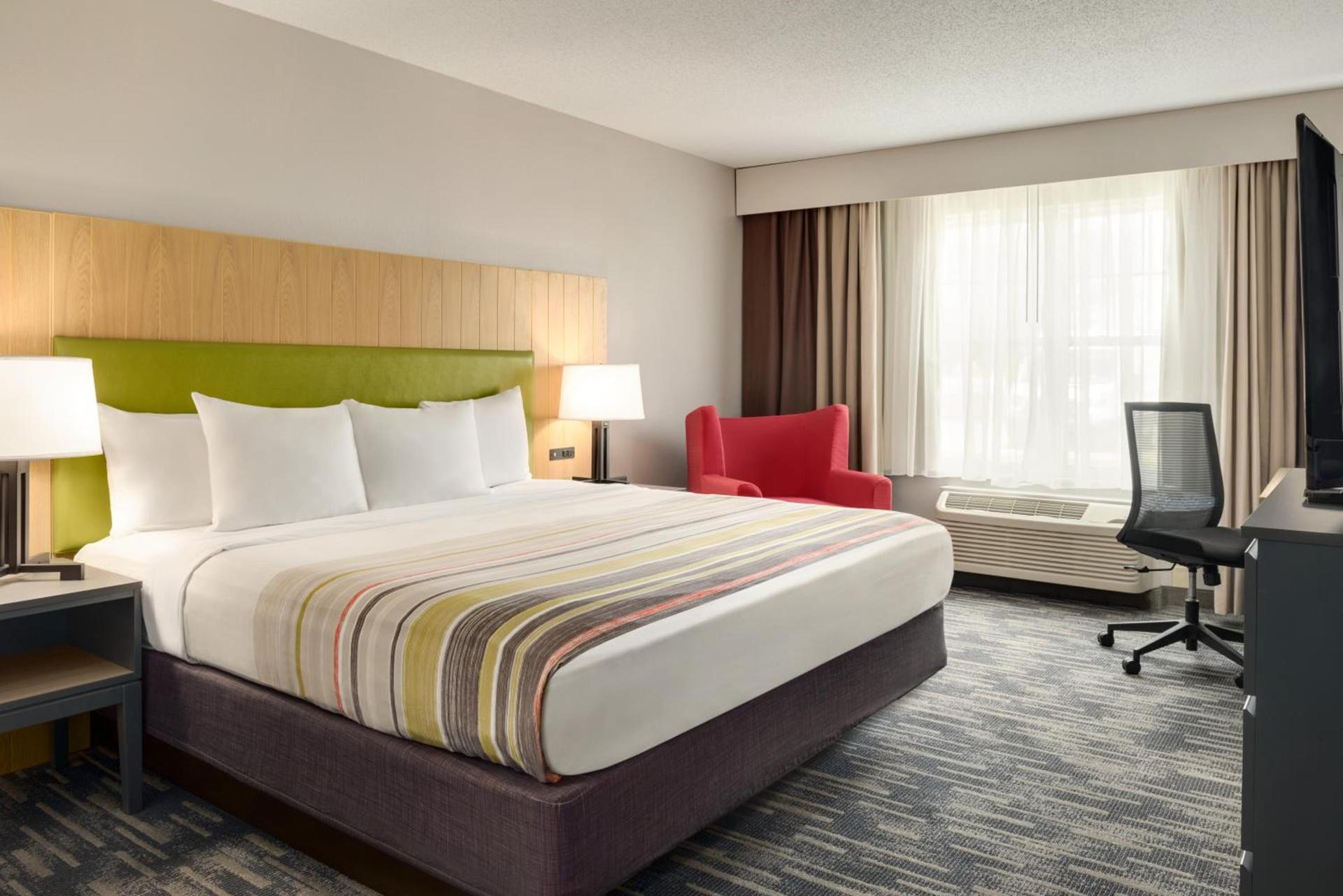 Country Inn & Suites by Radisson, Pella, IA photo 26