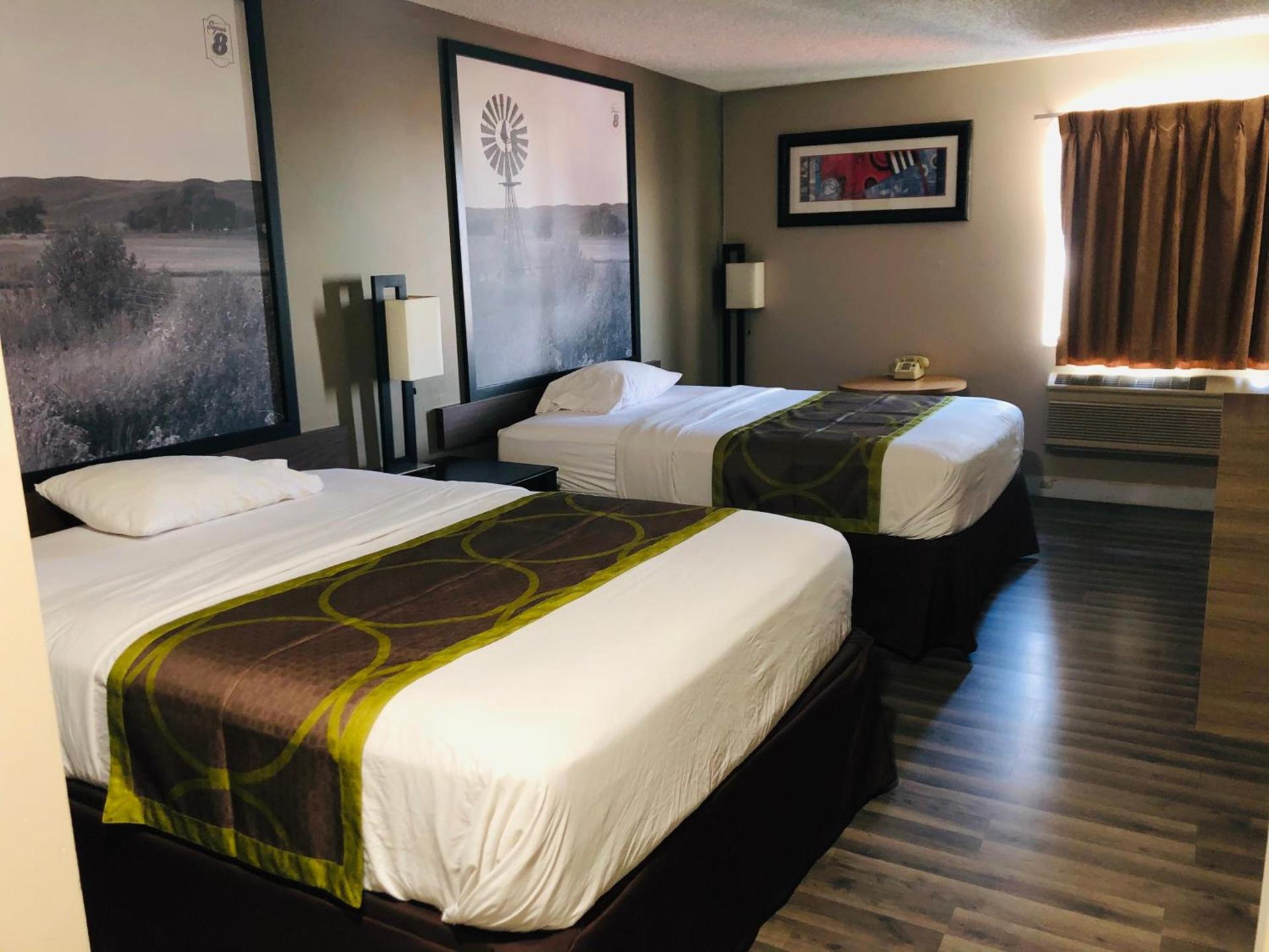 Super 8 by Wyndham Omaha SW photo 73