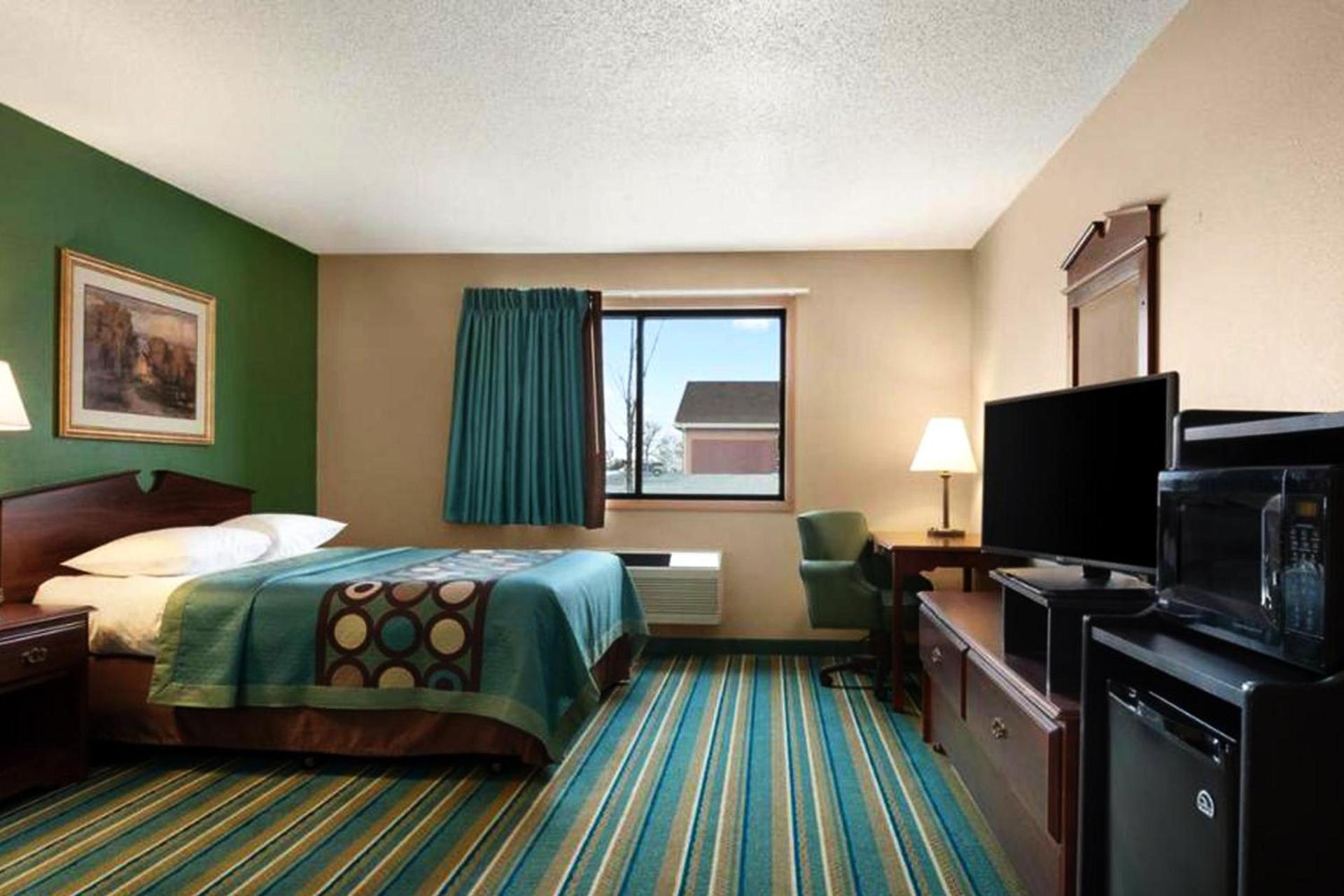 Coratel Inn & Suites by Jasper New Richmond photo 11