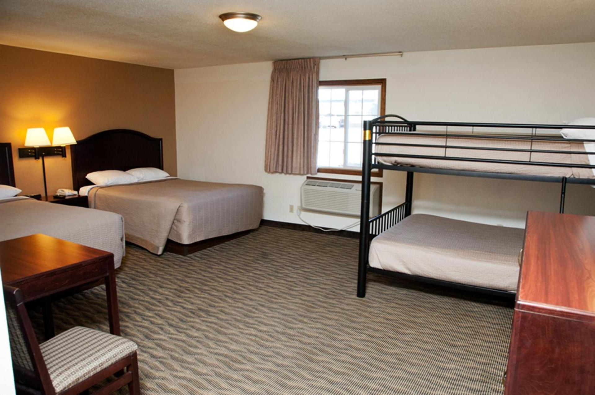 Americas Best Value Inn & Suites Atlantic photo 31