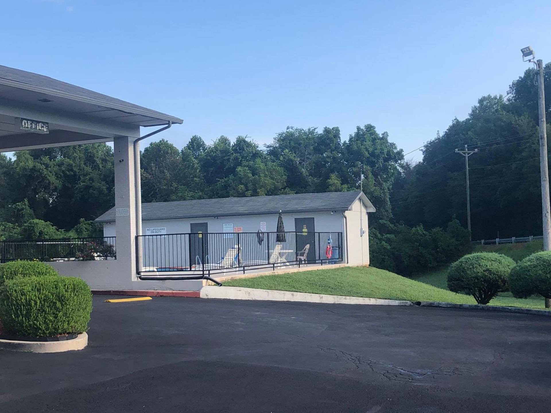Travelodge by Wyndham Clarksville photo 4