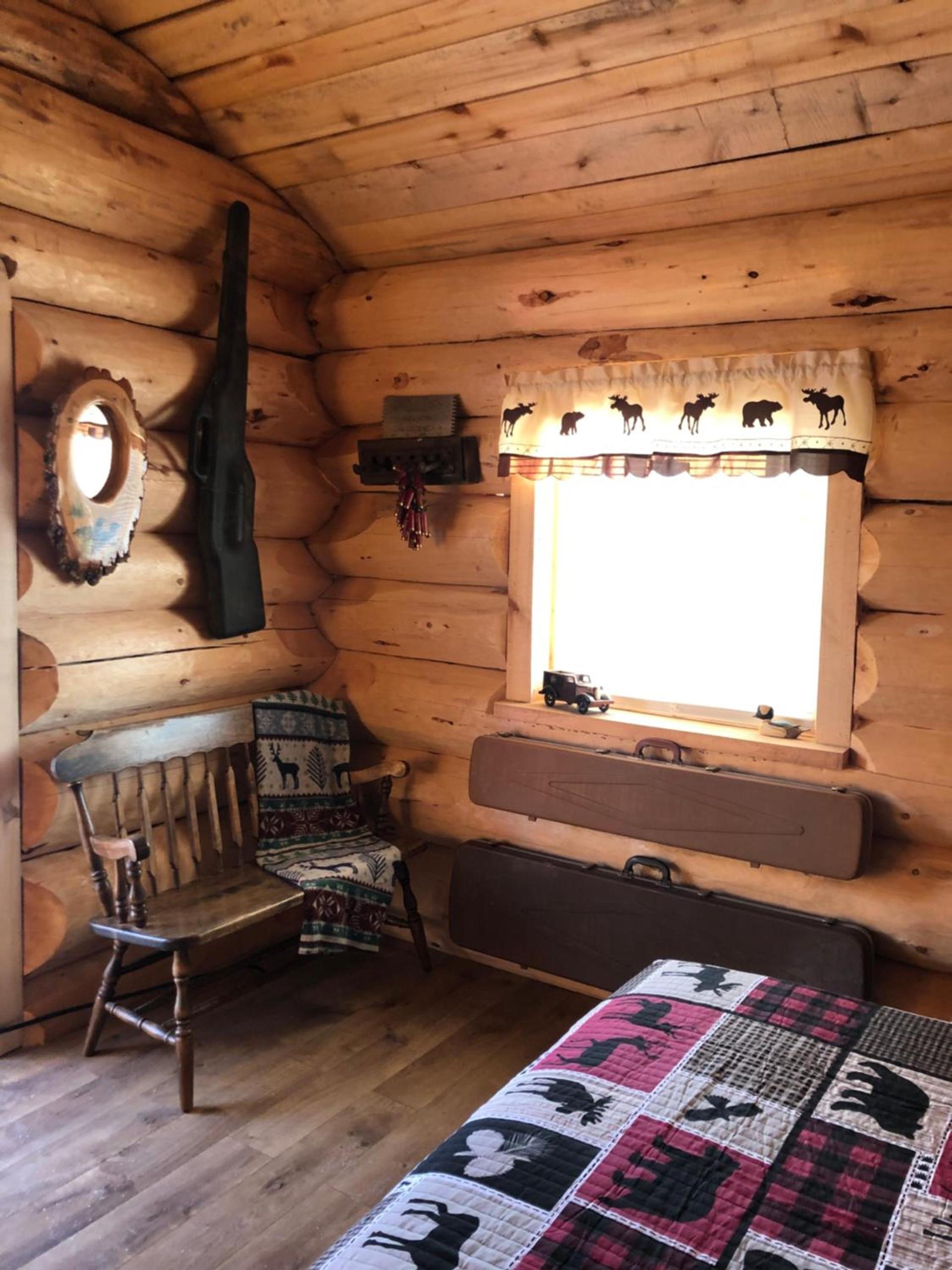 Wrangell Mountain Lodge- Private Bathroom with shower photo 13