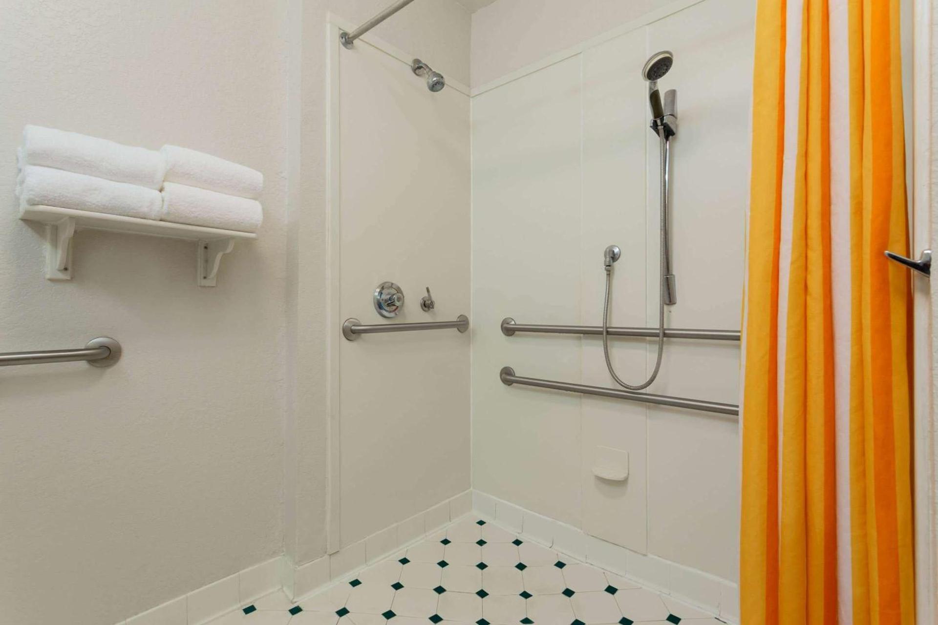 La Quinta by Wyndham Lakeland West photo 9