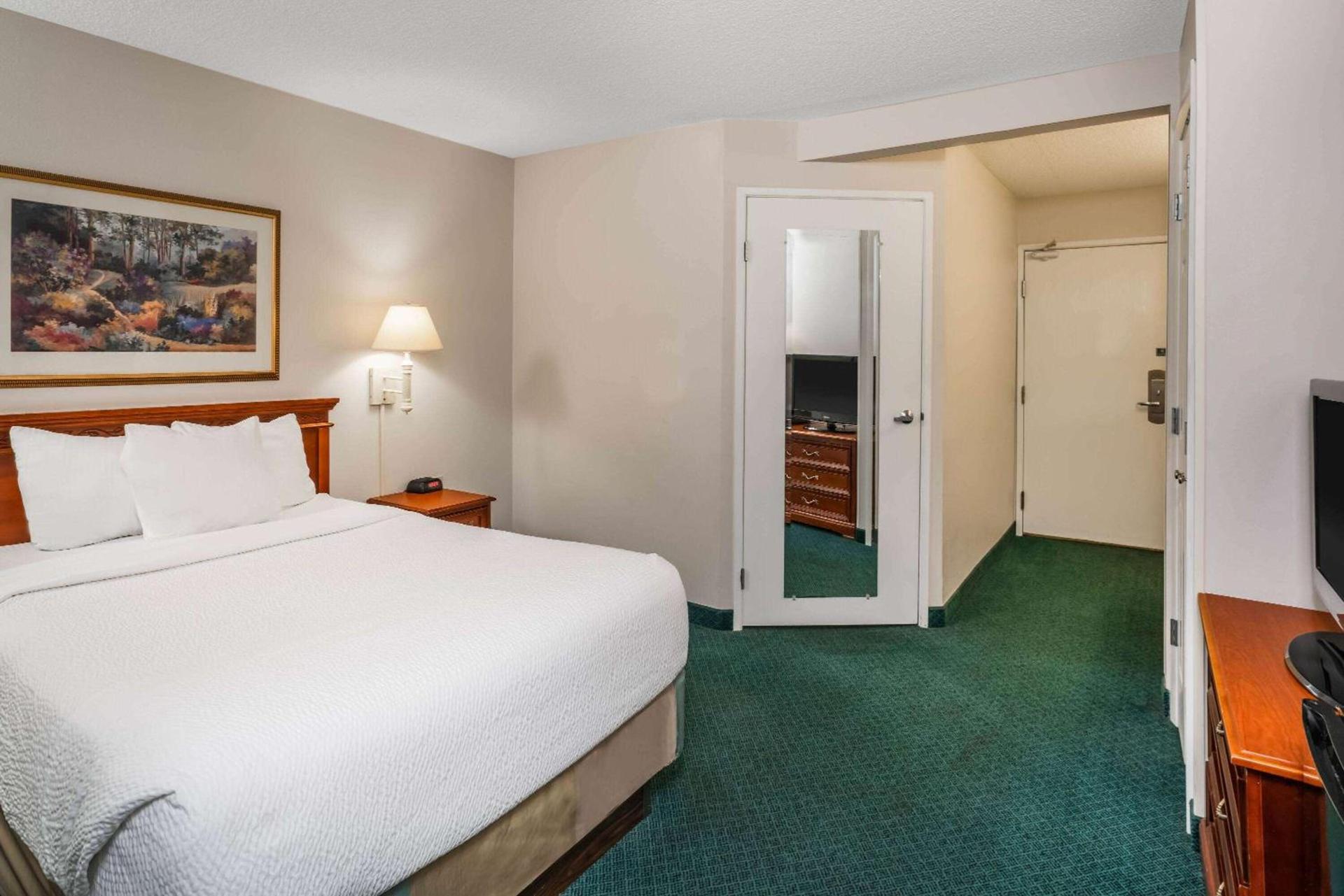 La Quinta by Wyndham Nashville Franklin photo 17