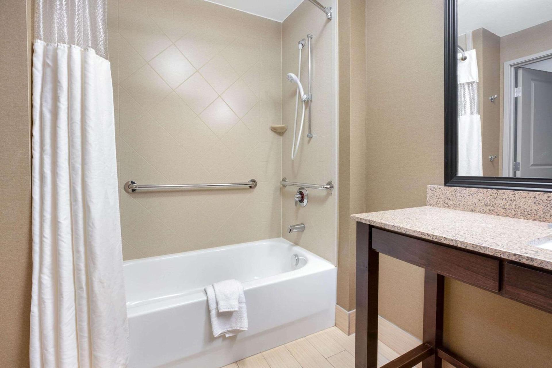 La Quinta by Wyndham Bellingham photo 64